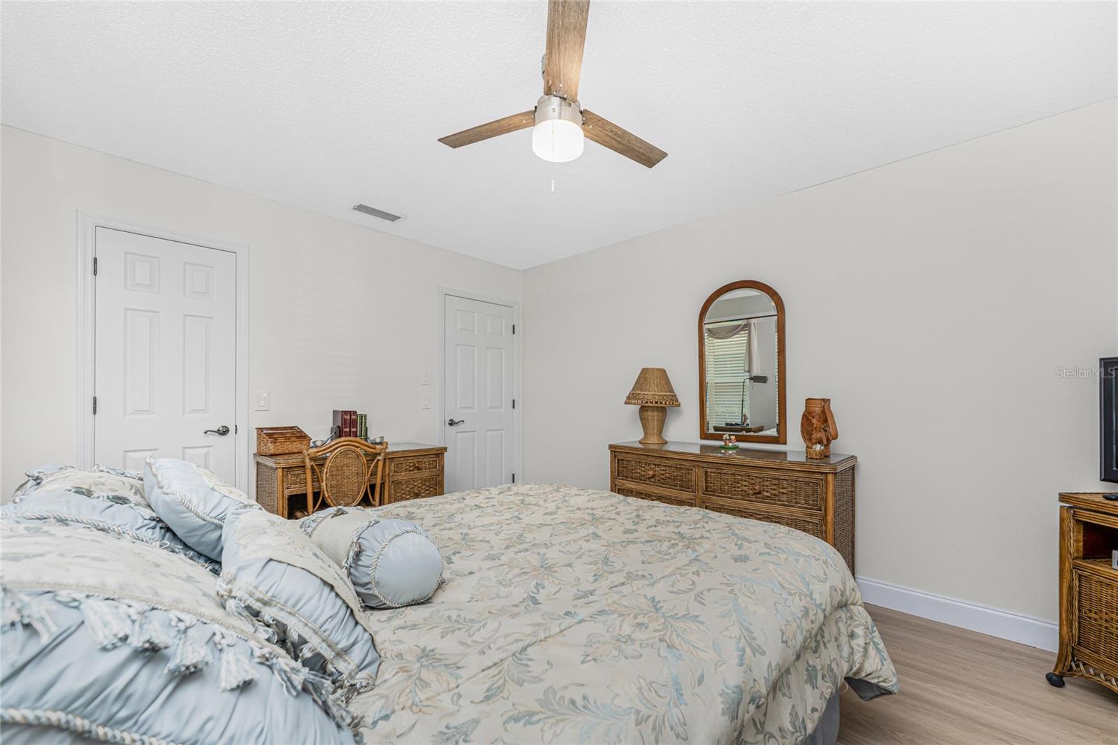 Image 21 of 55 For 11315 Essex Drive