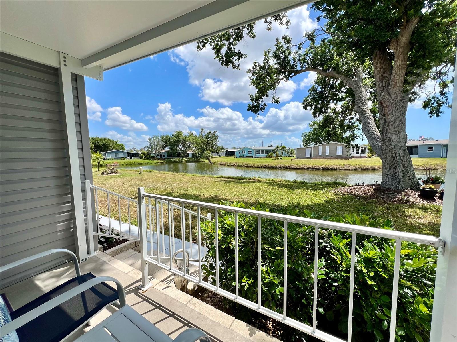 Image 10 of 63 For 749 Watersedge Street