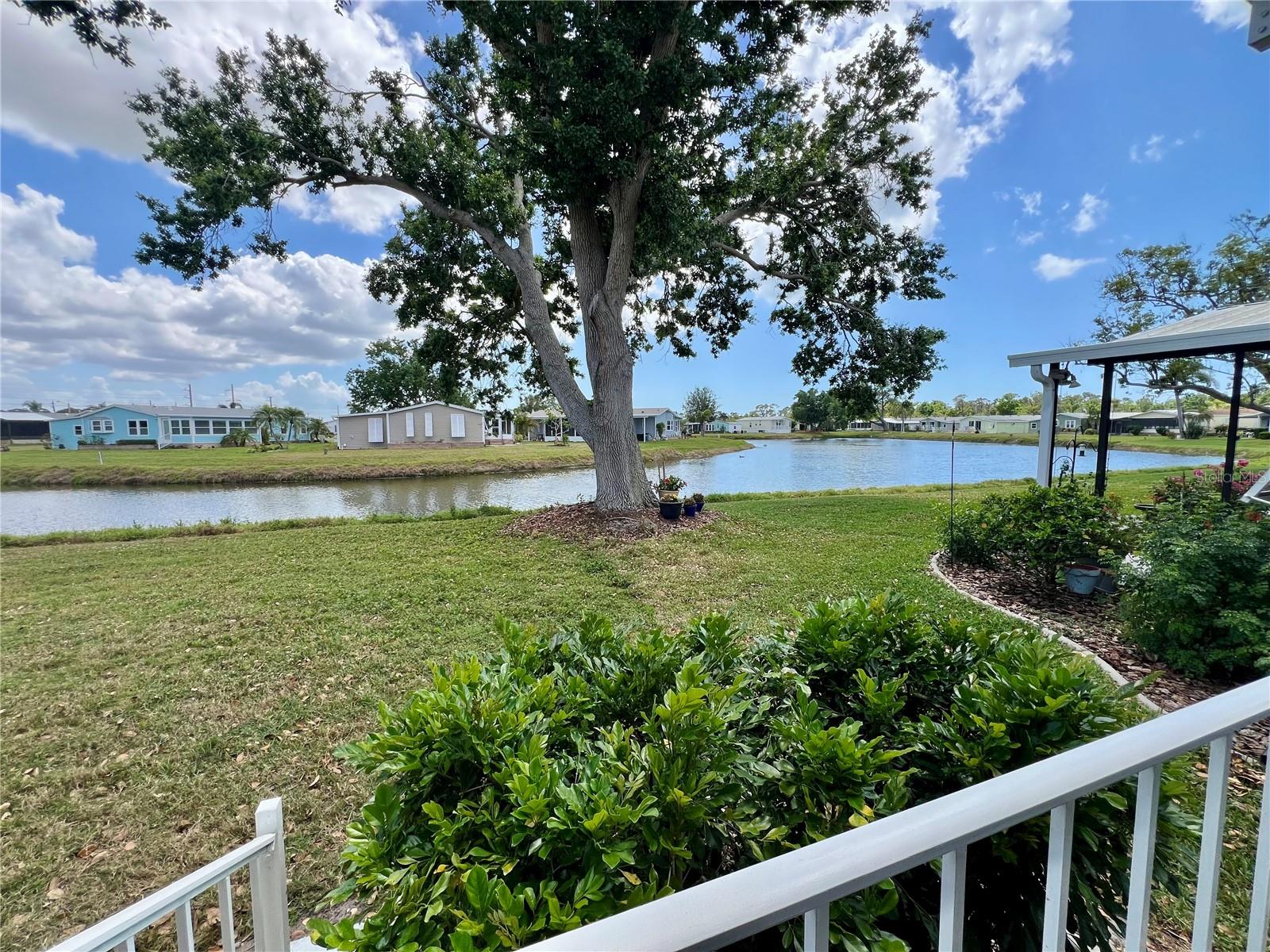 Image 11 of 63 For 749 Watersedge Street