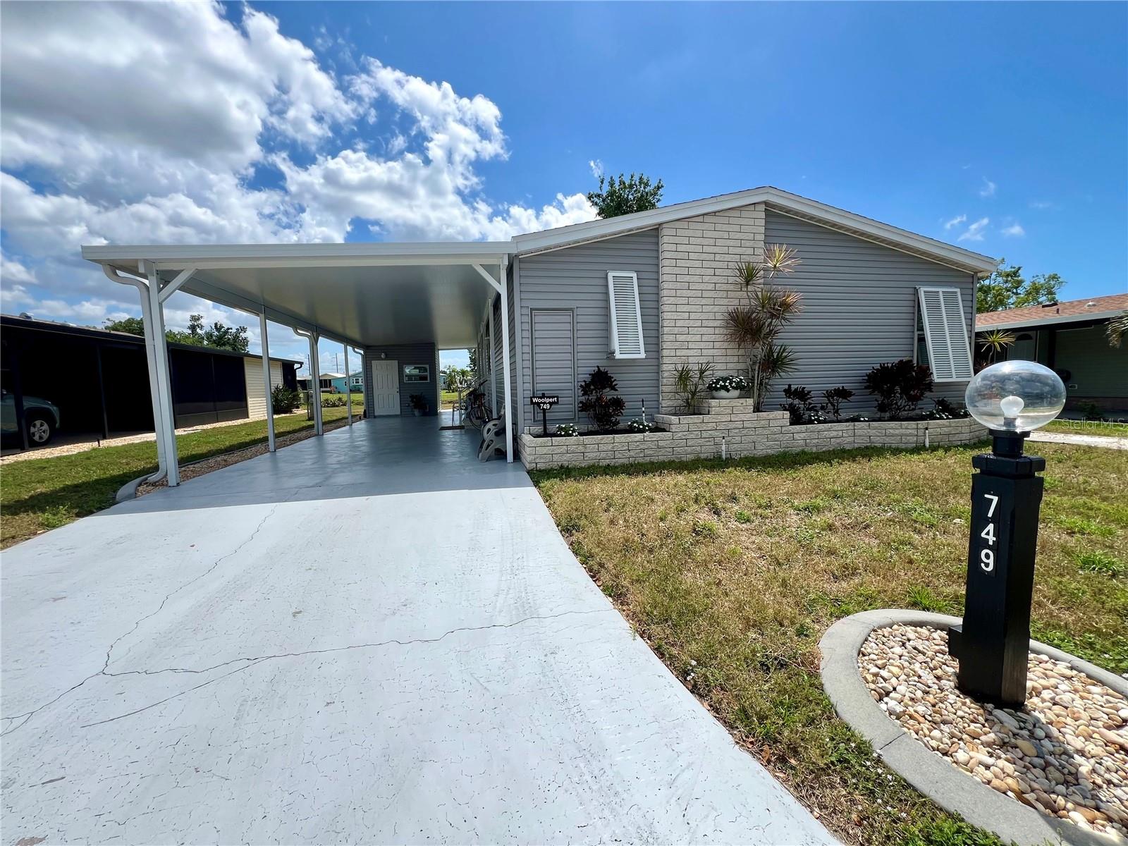 Image 2 of 63 For 749 Watersedge Street