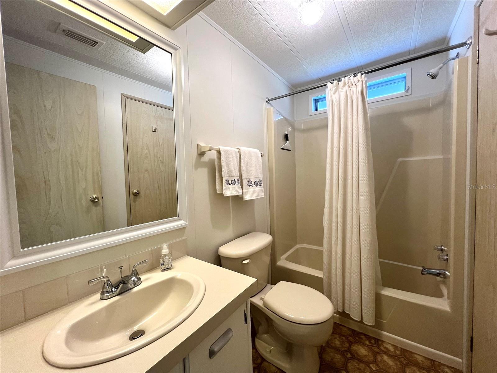 Image 34 of 63 For 749 Watersedge Street