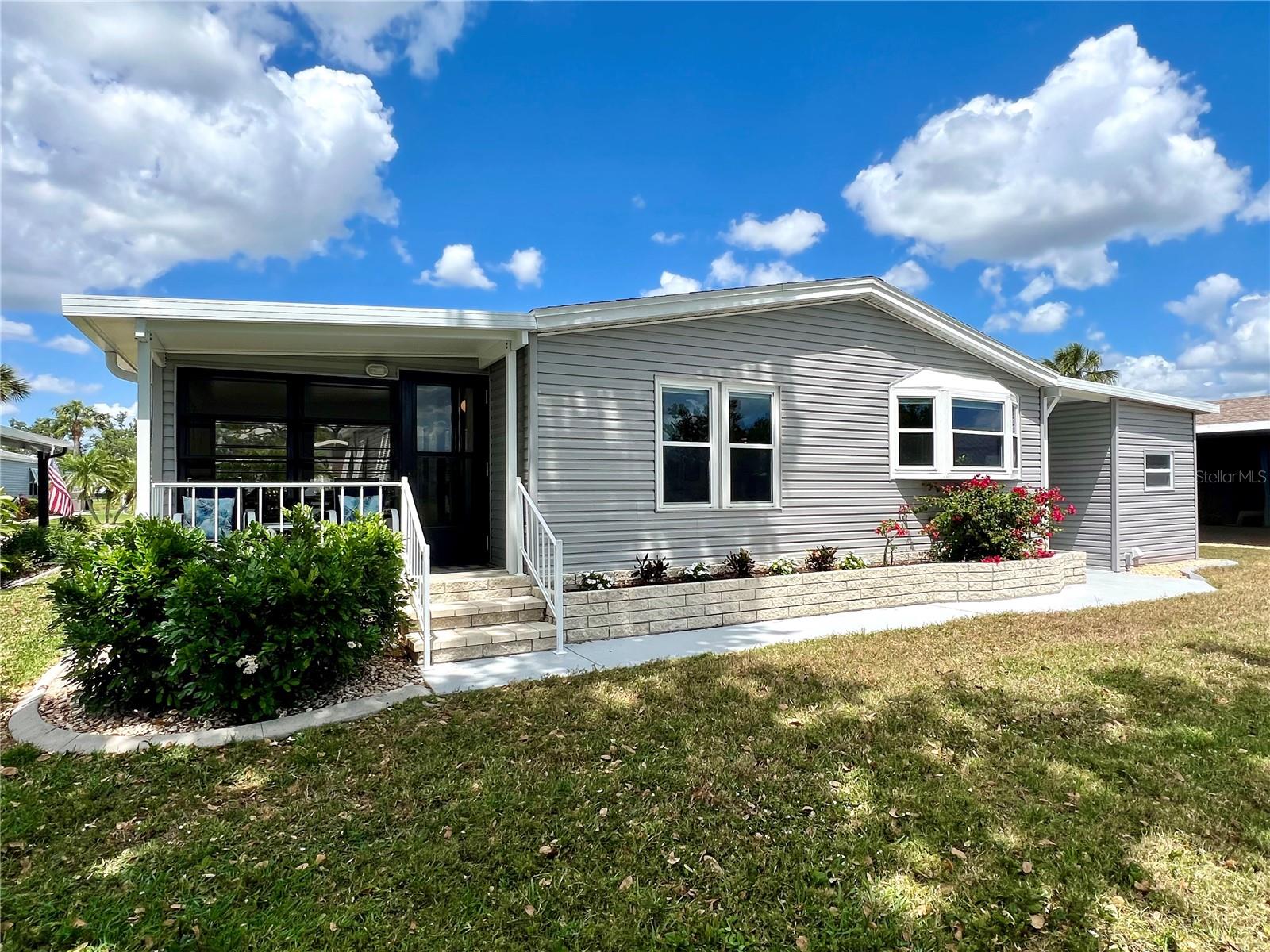 Image 8 of 63 For 749 Watersedge Street