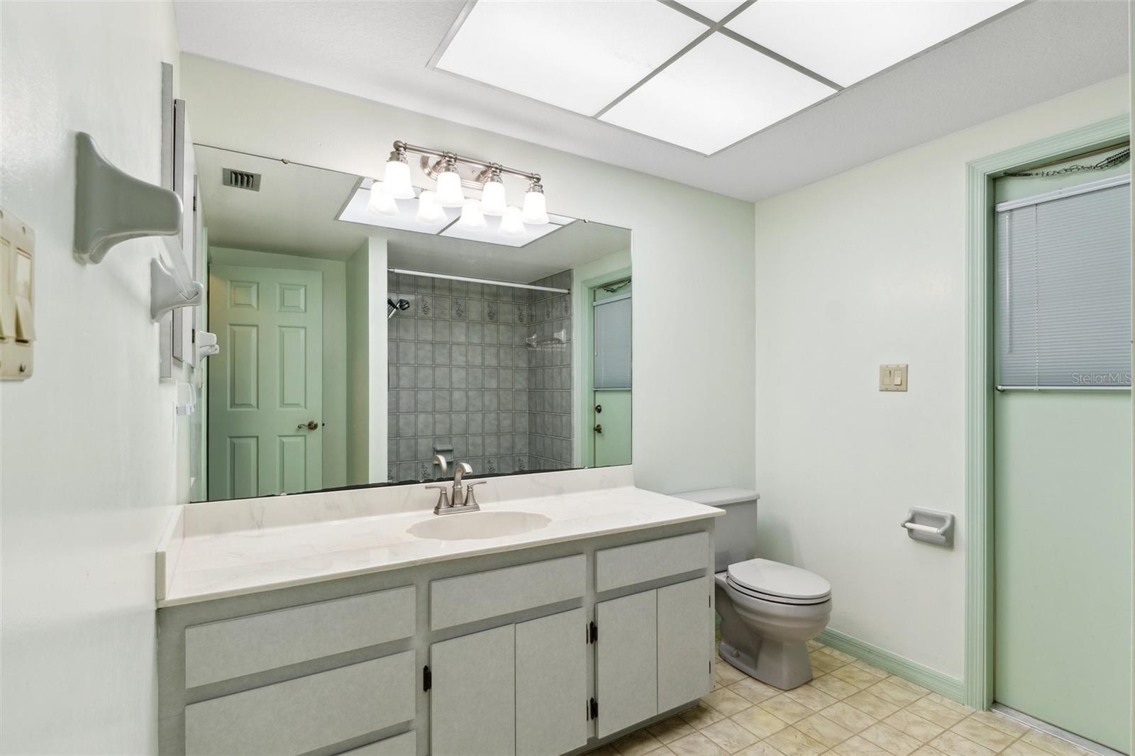 Image 17 of 52 For 2192 Hyatt Drive