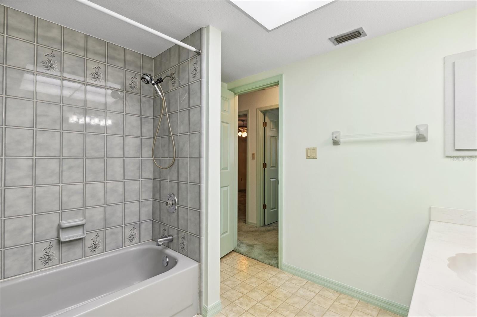 Image 19 of 52 For 2192 Hyatt Drive