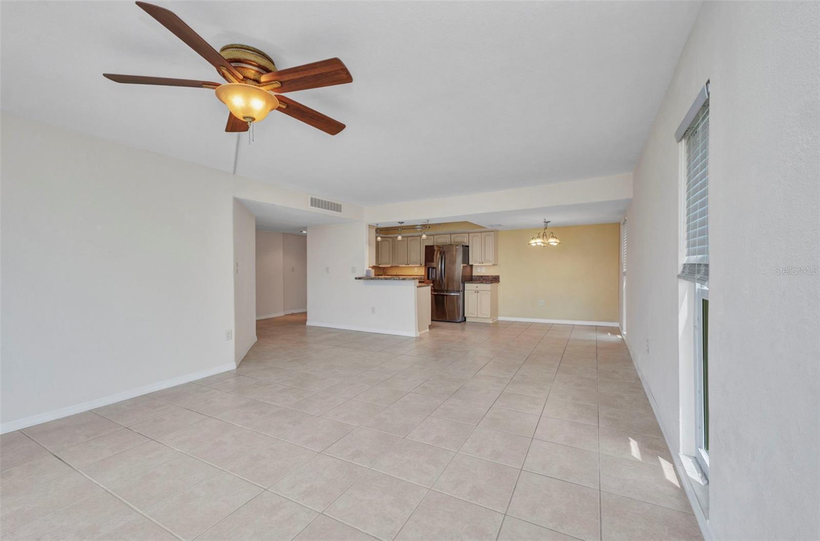 Image 10 of 100 For 25188 Marion Avenue A206