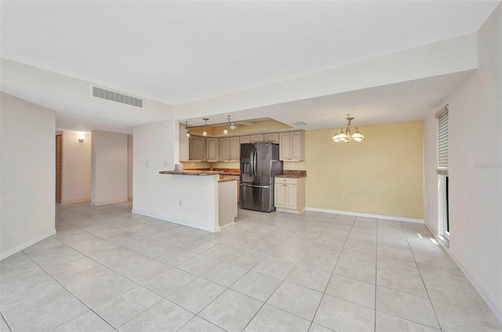 Image 11 of 100 For 25188 Marion Avenue A206