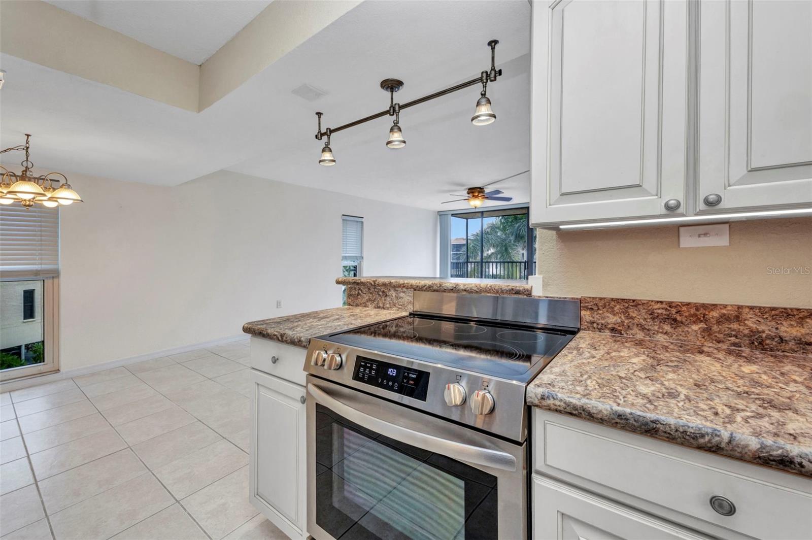 Image 16 of 100 For 25188 Marion Avenue A206