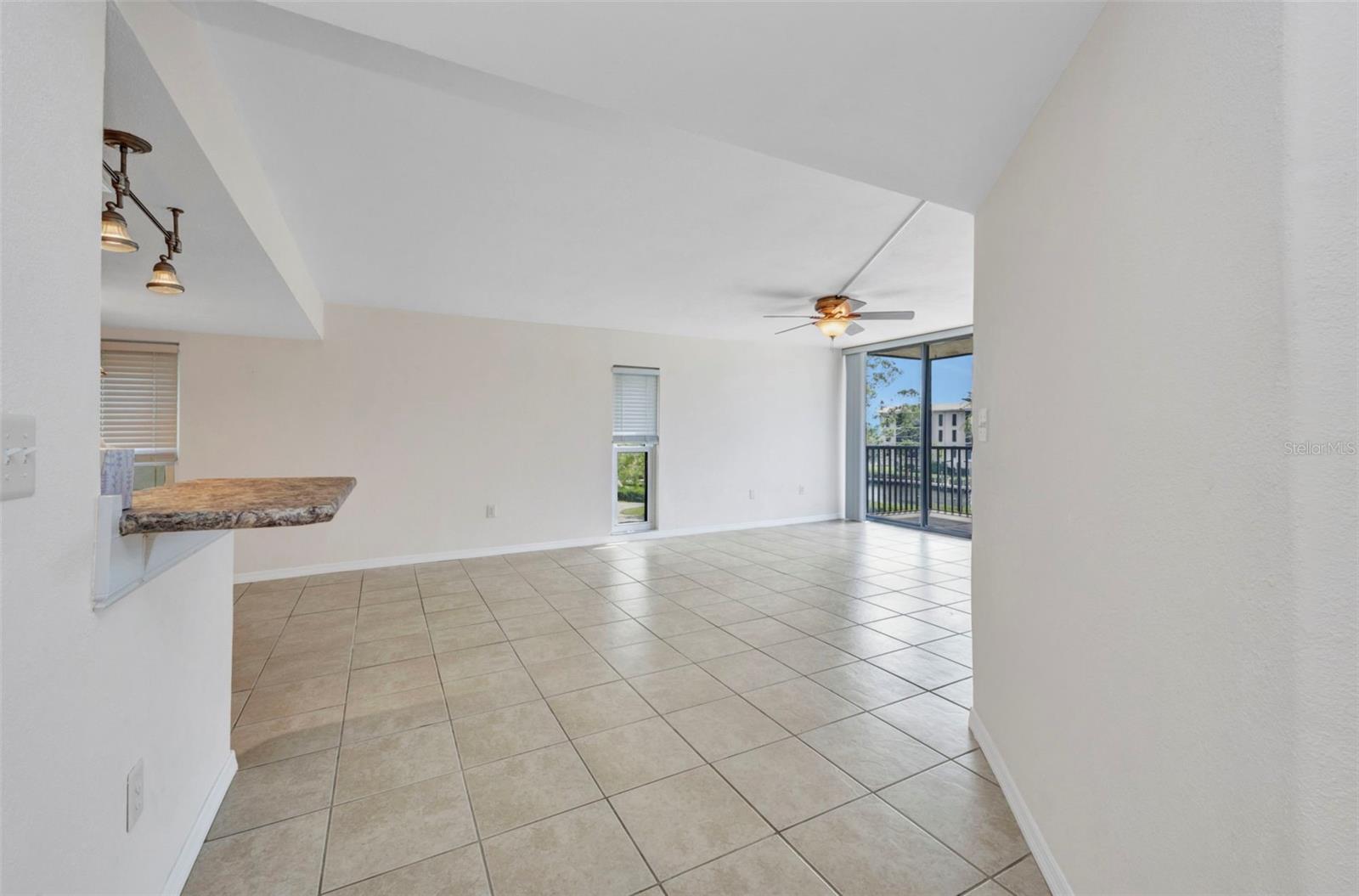 Image 7 of 100 For 25188 Marion Avenue A206