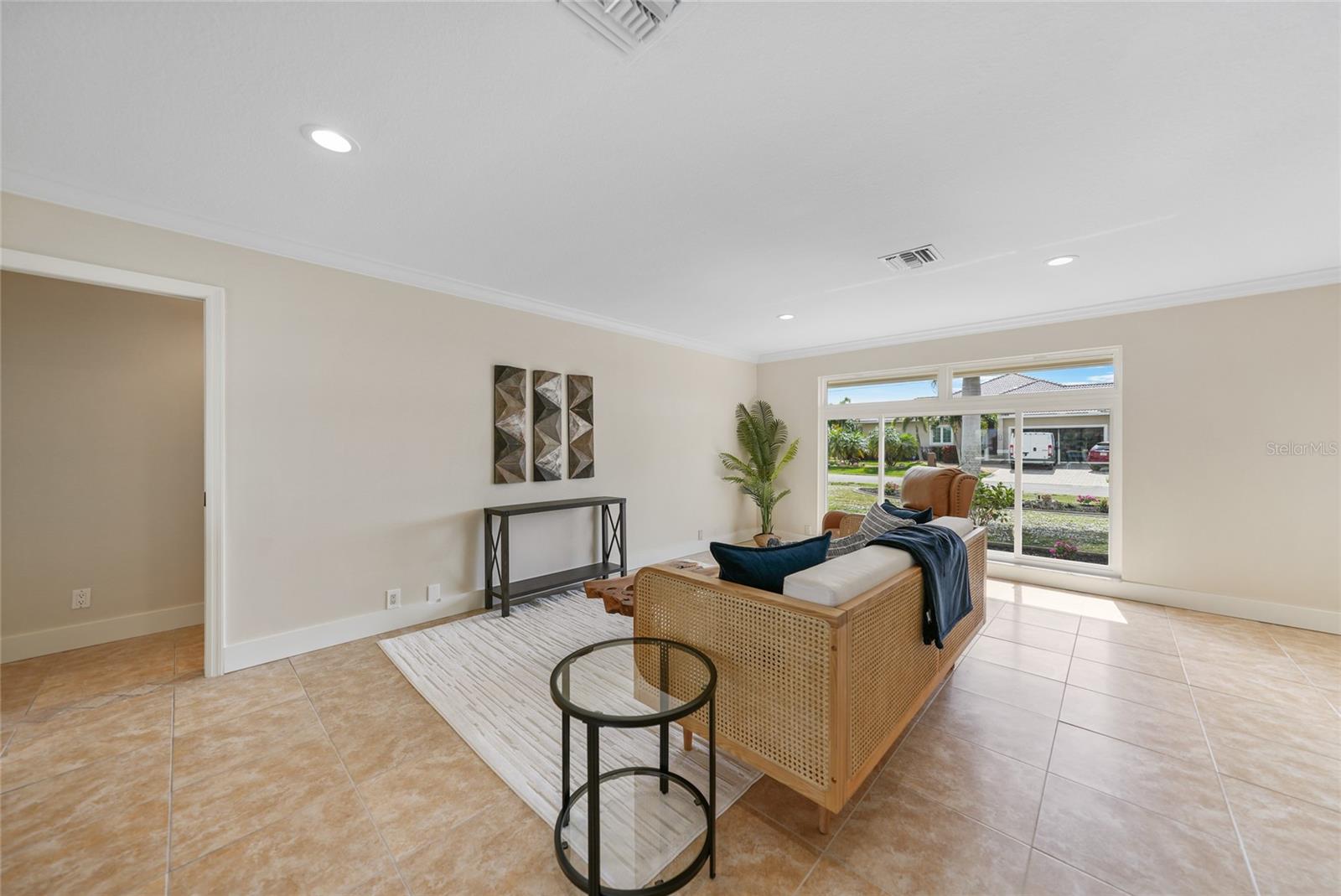 Image 14 of 45 For 530 Matares Drive