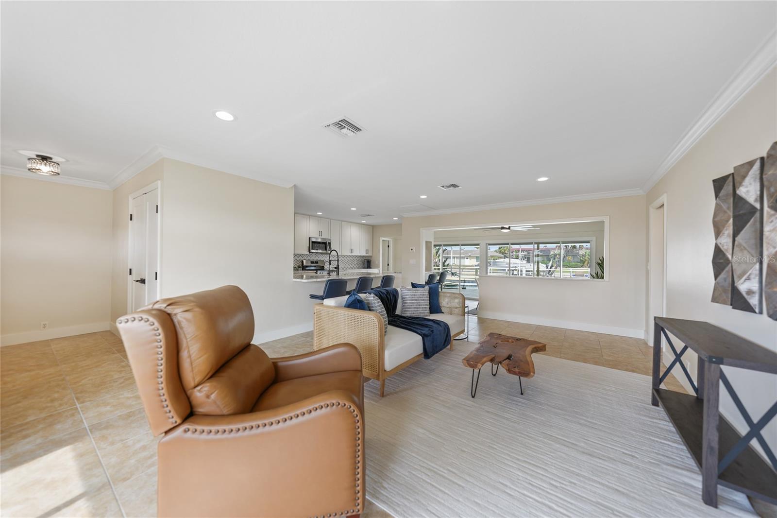 Image 15 of 45 For 530 Matares Drive