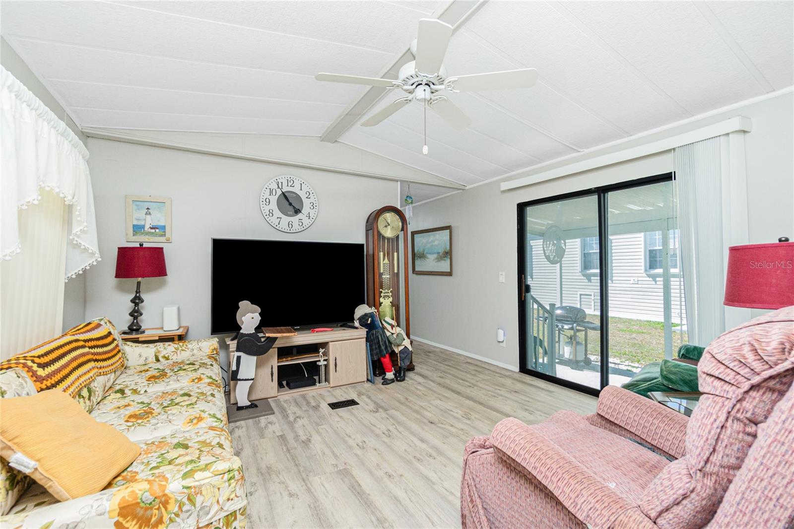 Image 11 of 46 For 7369 Candace Lane