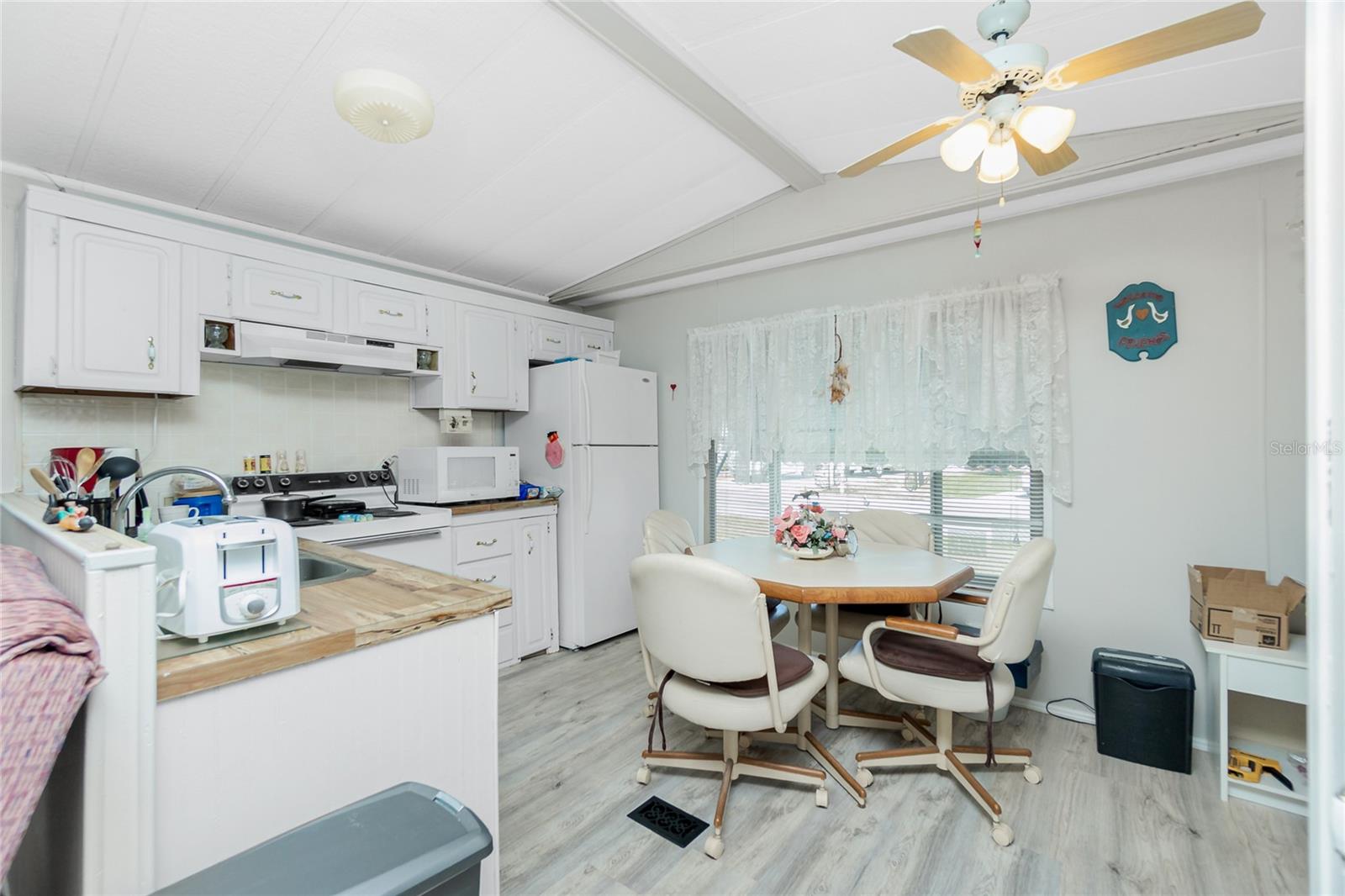Image 4 of 46 For 7369 Candace Lane