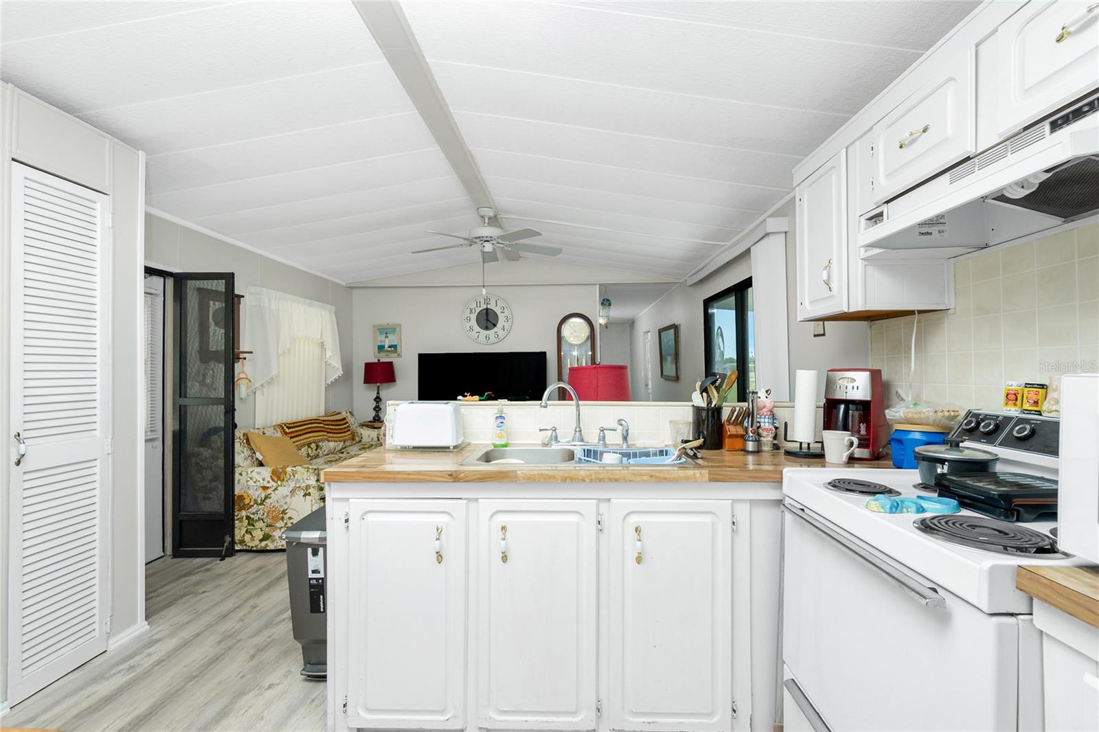 Image 8 of 46 For 7369 Candace Lane