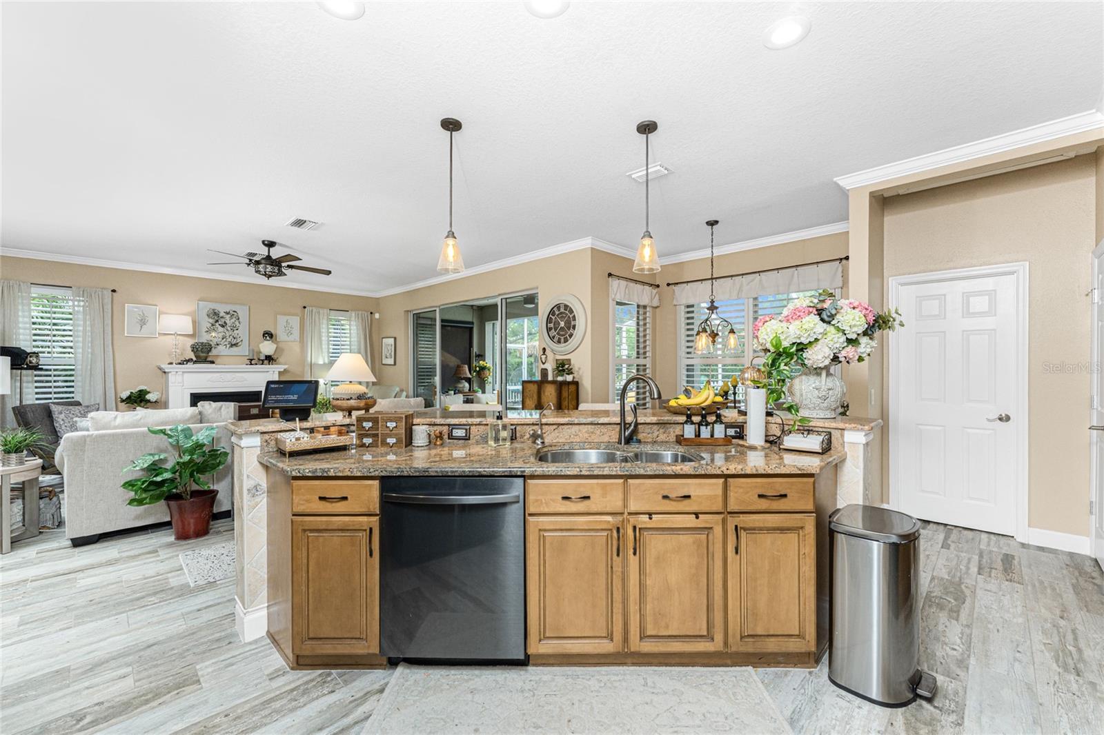 Image 14 of 91 For 1814 Pinyon Pine Drive