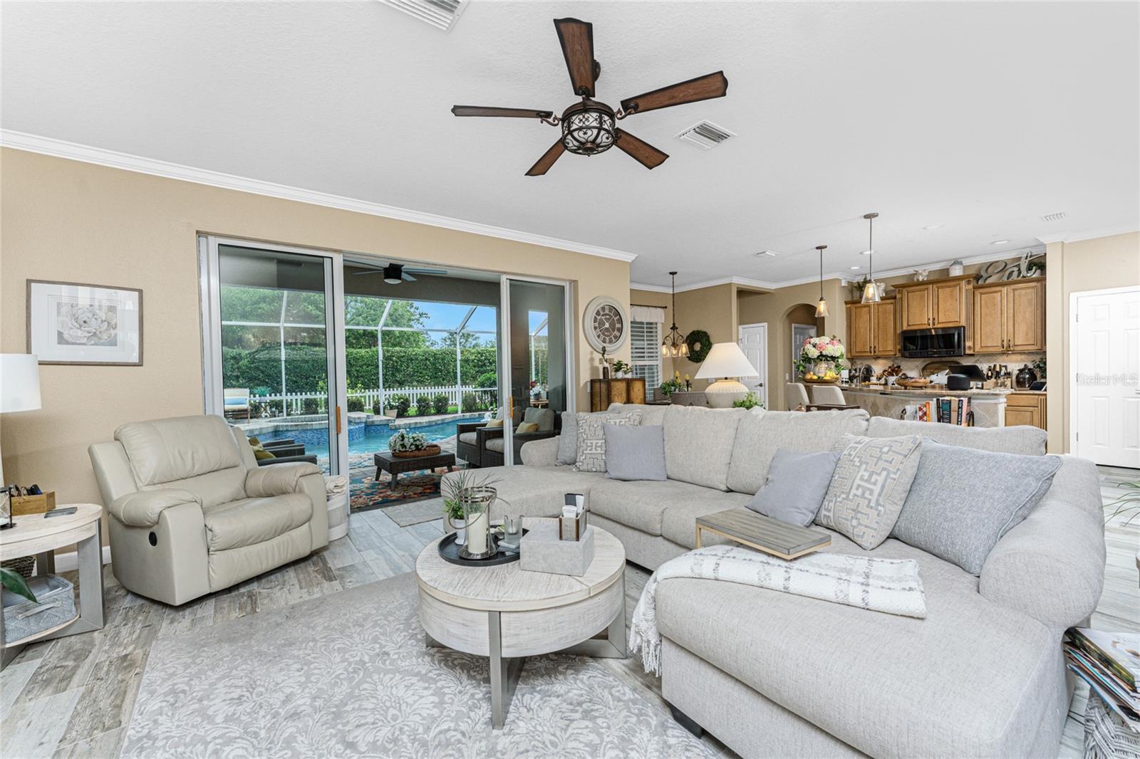 Image 18 of 91 For 1814 Pinyon Pine Drive