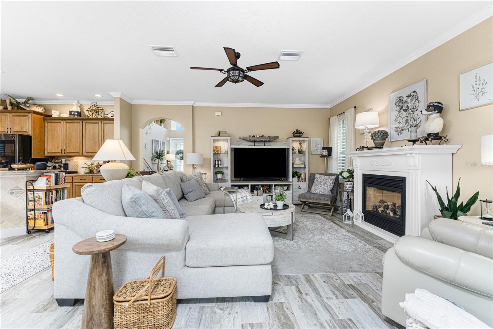 Image 20 of 91 For 1814 Pinyon Pine Drive