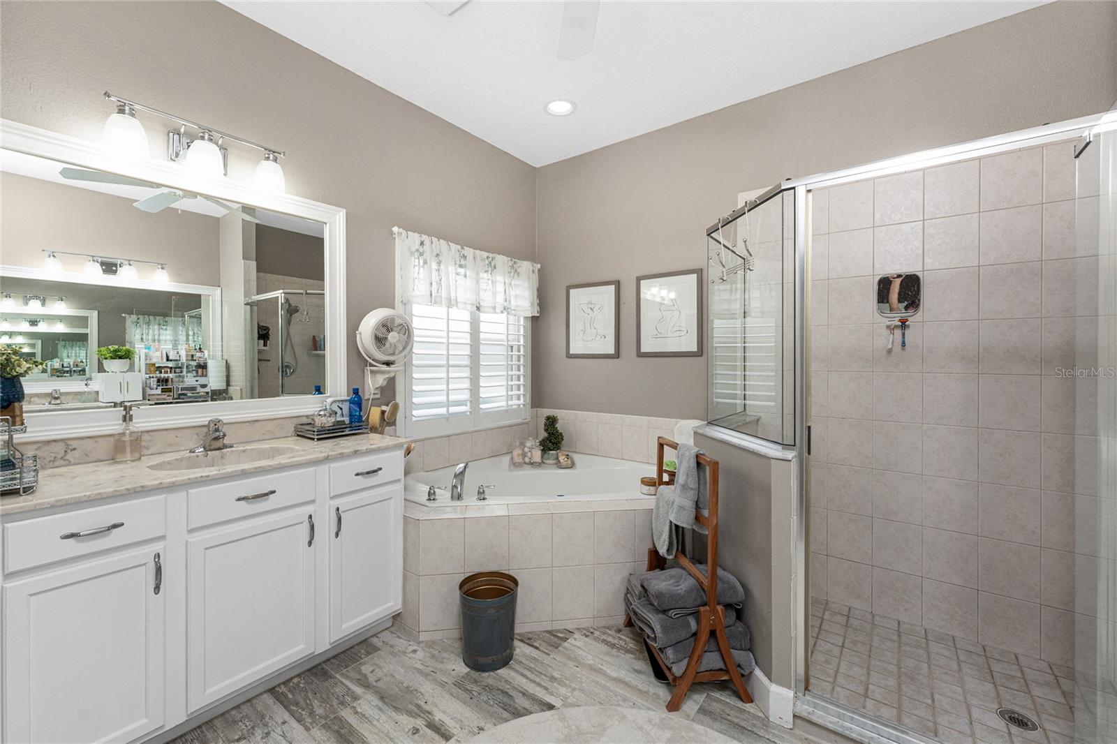 Image 43 of 91 For 1814 Pinyon Pine Drive