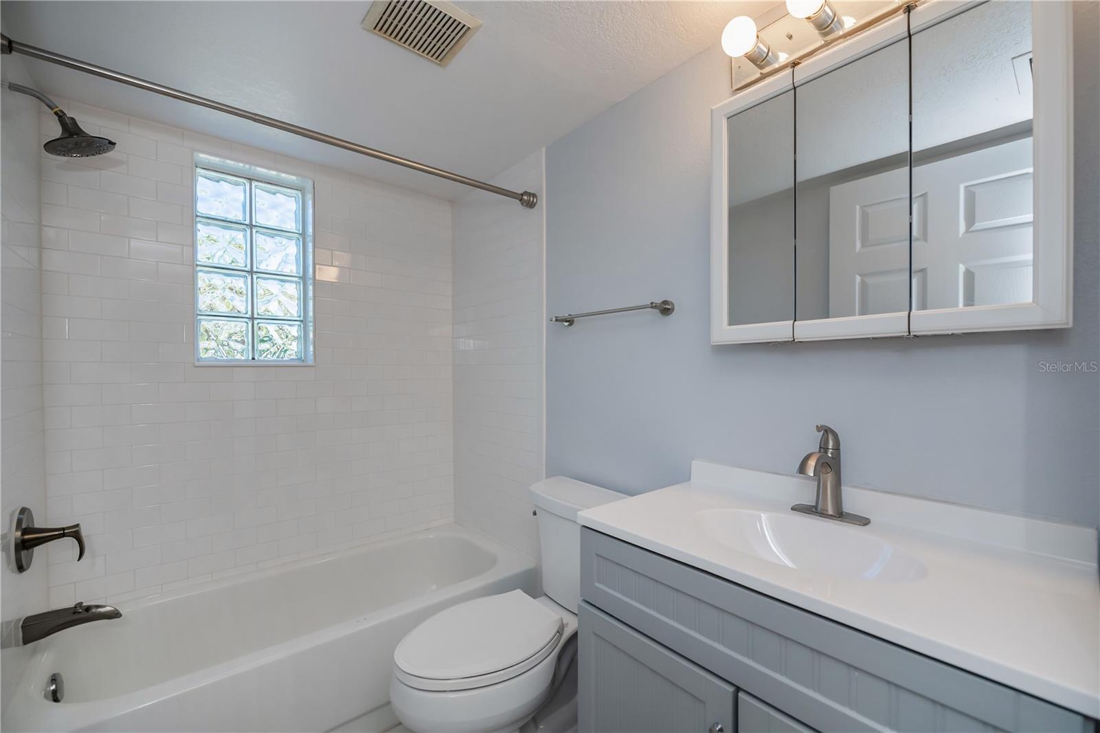 Image 17 of 38 For 1051 Forrest Nelson Boulevard 104