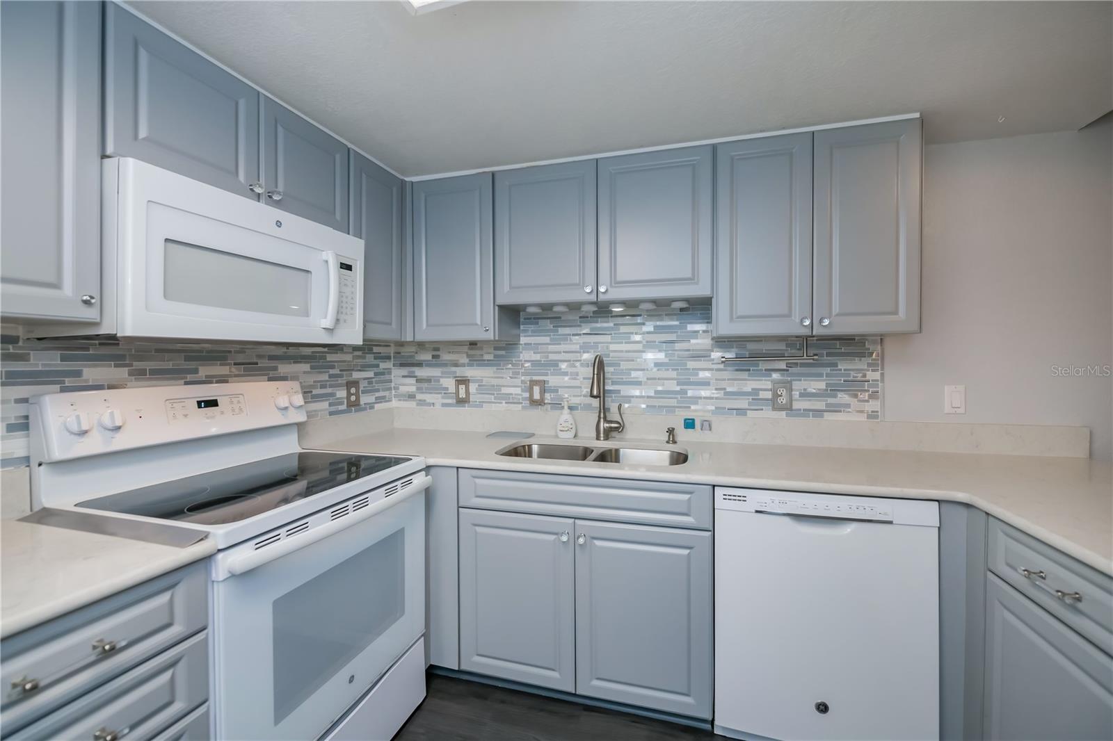 Image 2 of 38 For 1051 Forrest Nelson Boulevard 104