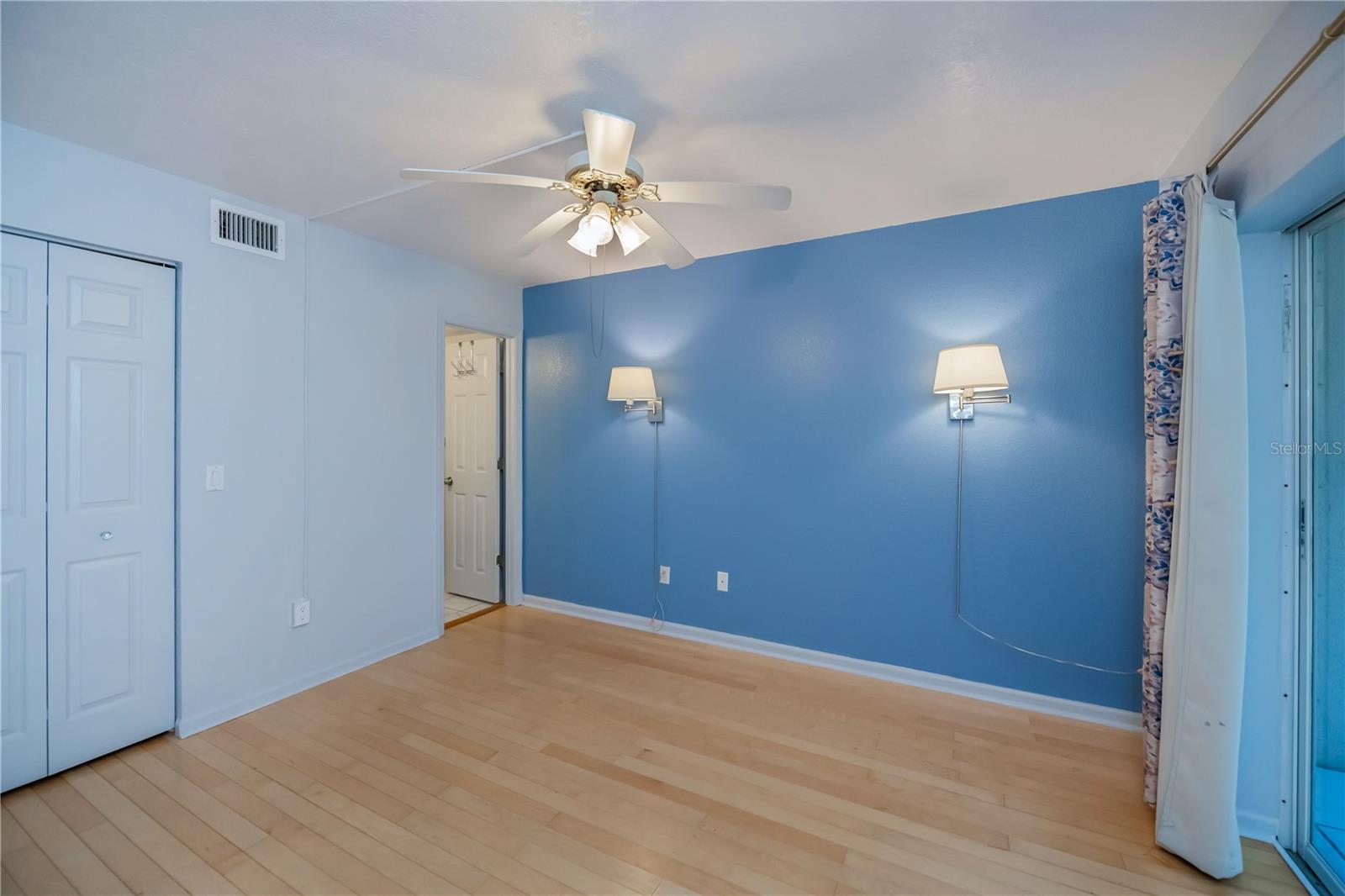 Image 20 of 38 For 1051 Forrest Nelson Boulevard 104