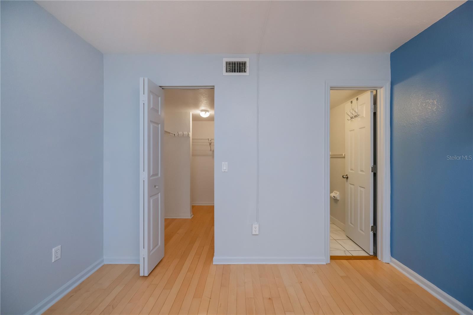Image 21 of 38 For 1051 Forrest Nelson Boulevard 104