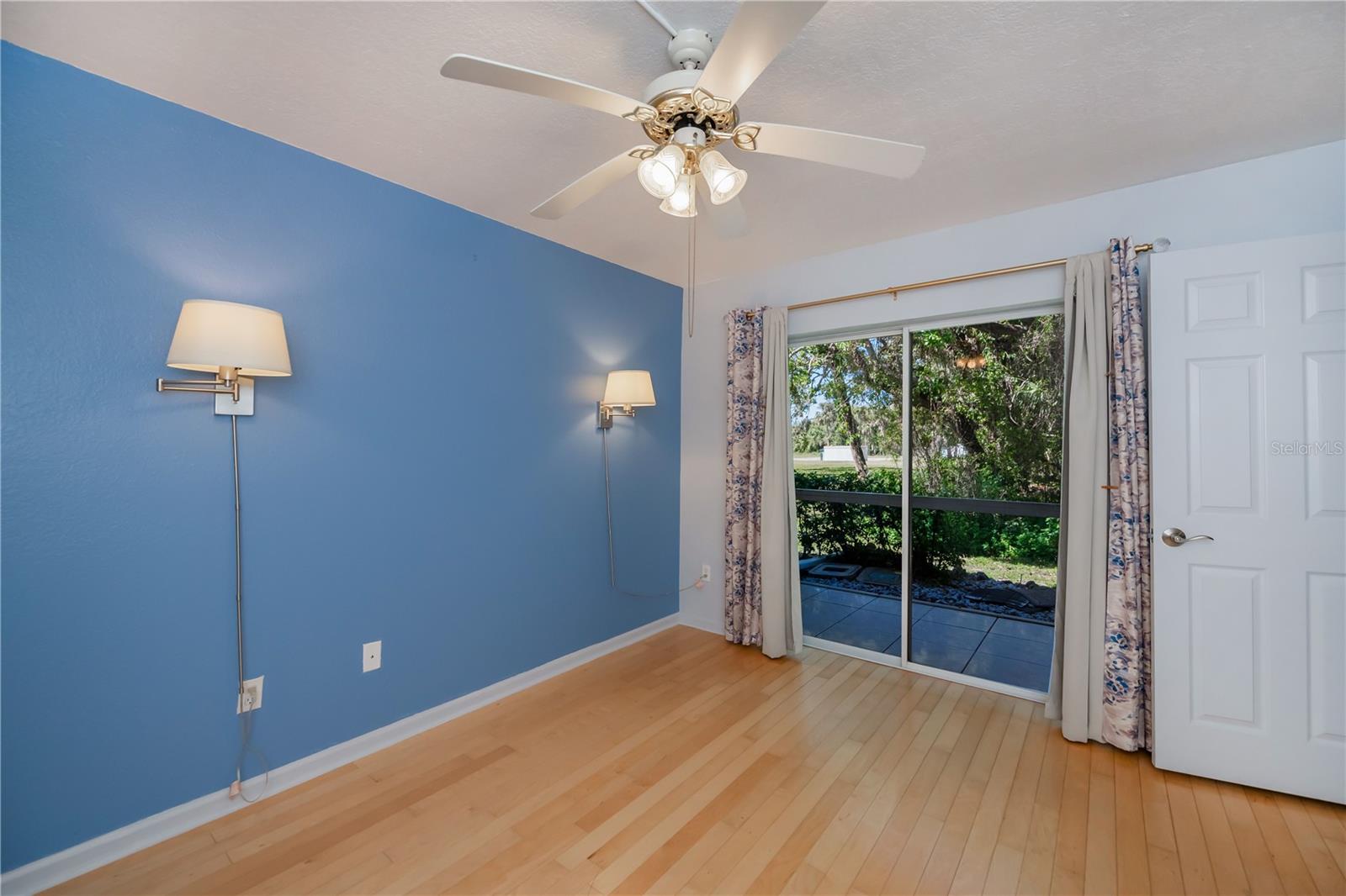Image 4 of 38 For 1051 Forrest Nelson Boulevard 104