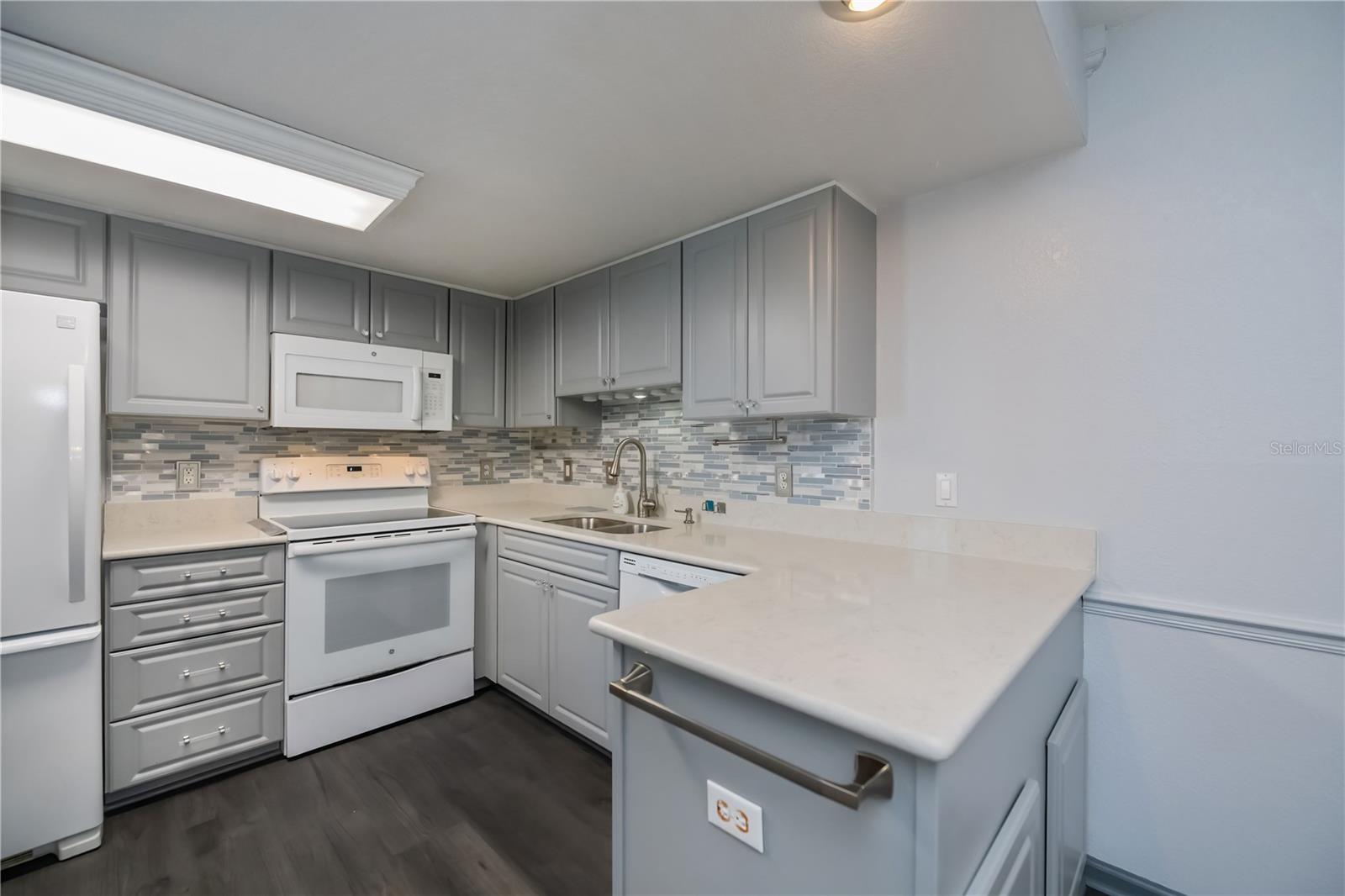 Image 8 of 38 For 1051 Forrest Nelson Boulevard 104