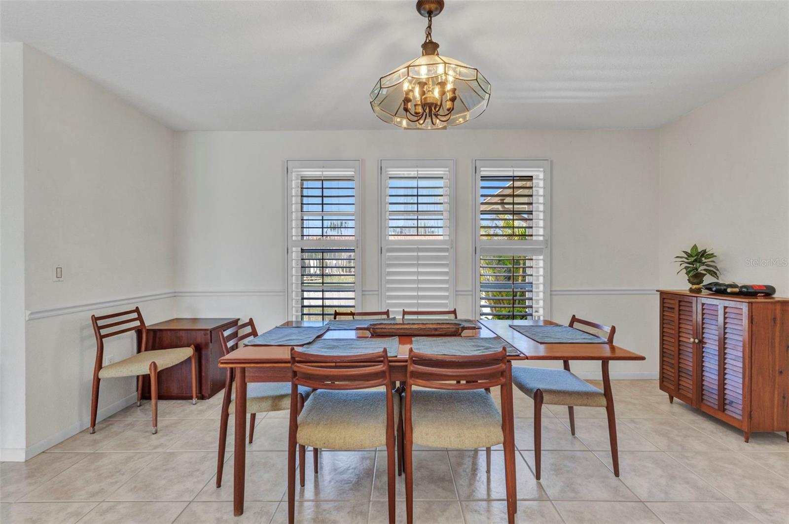 Image 13 of 46 For 3824 Aves Island Court
