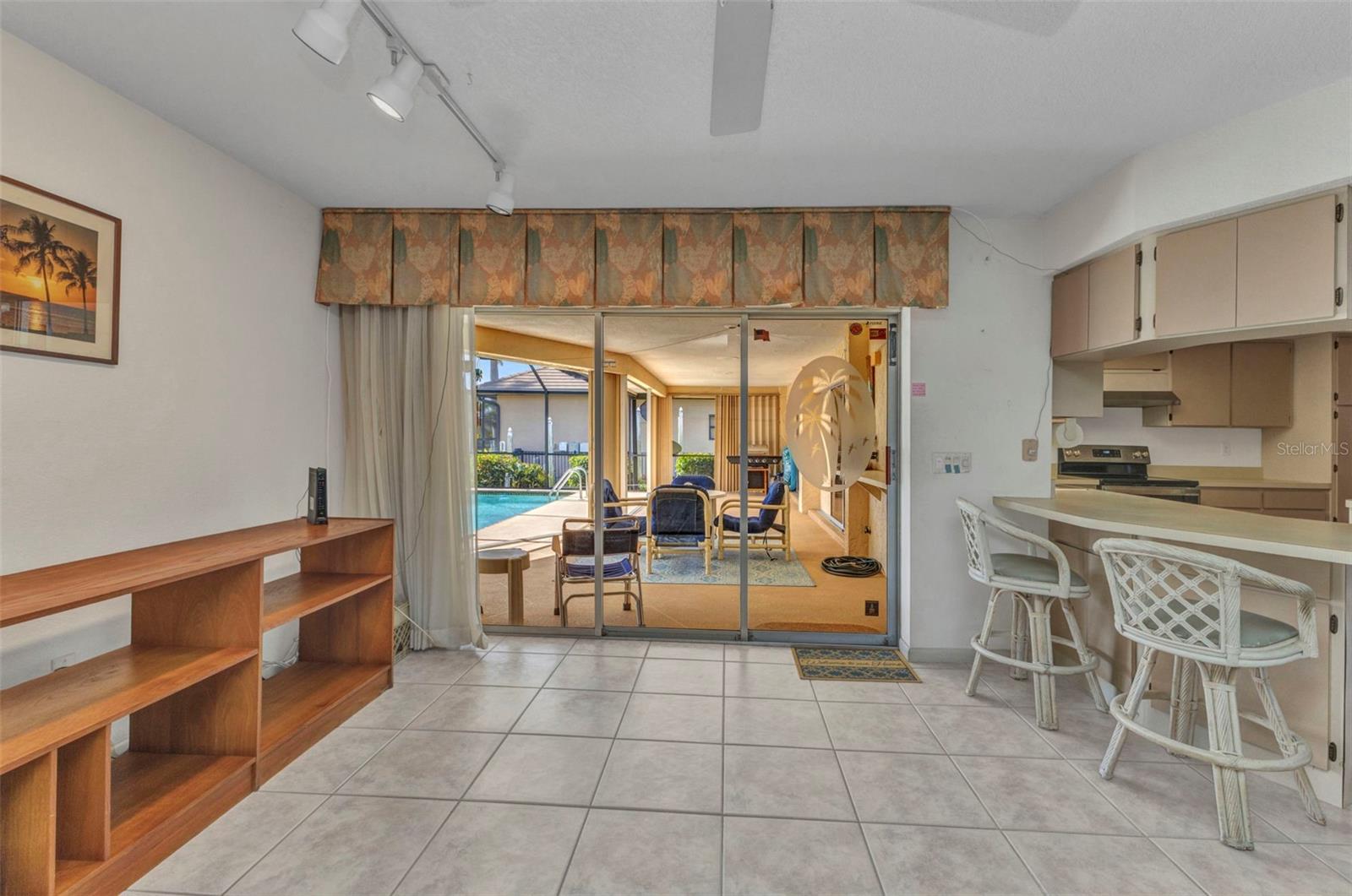 Image 19 of 46 For 3824 Aves Island Court