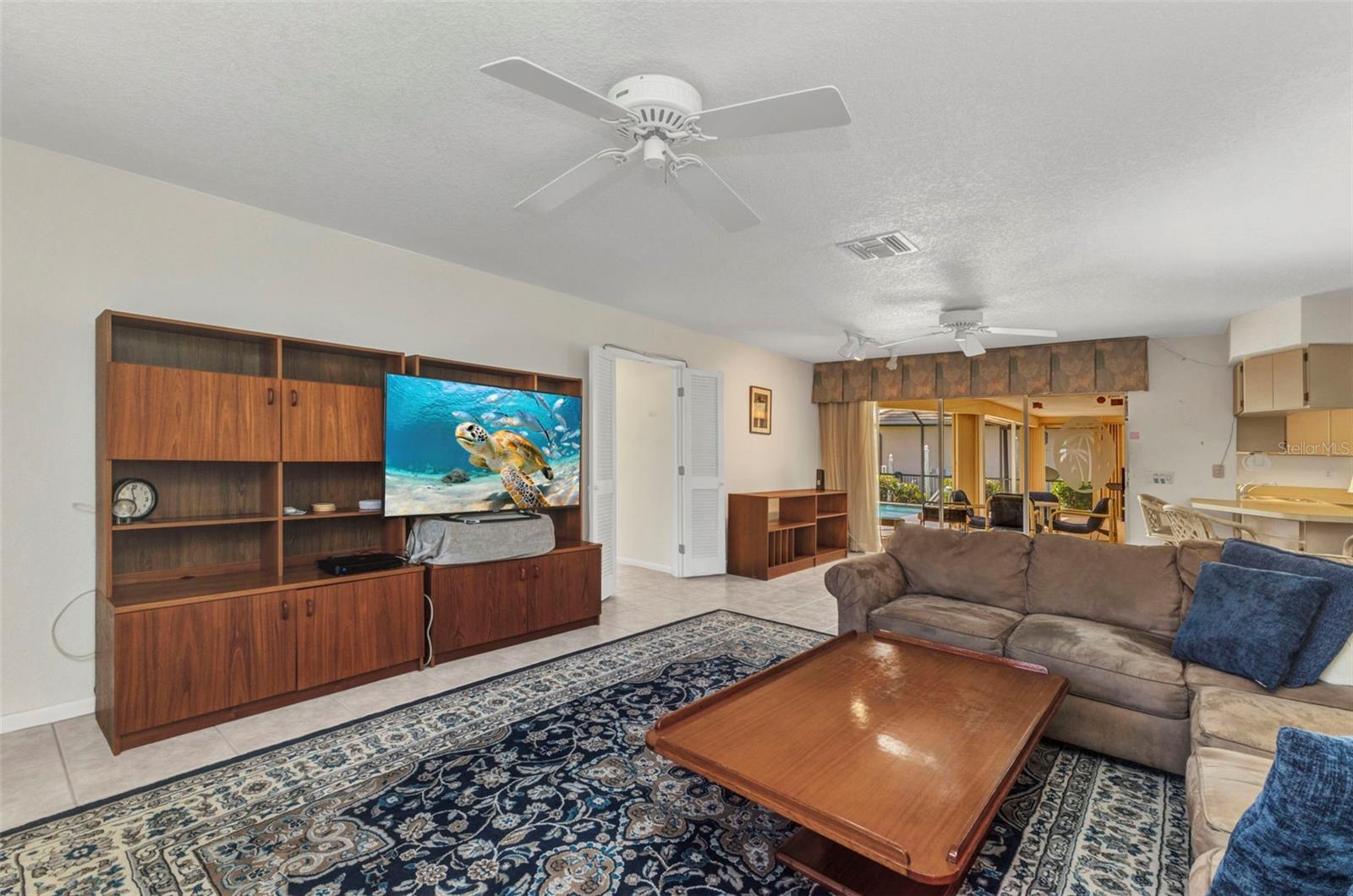 Image 21 of 46 For 3824 Aves Island Court