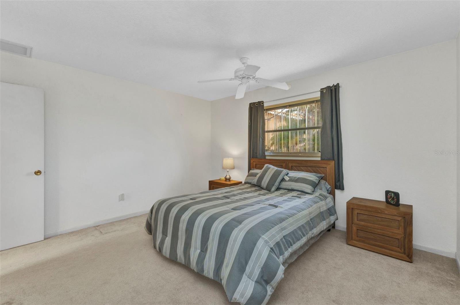 Image 23 of 46 For 3824 Aves Island Court