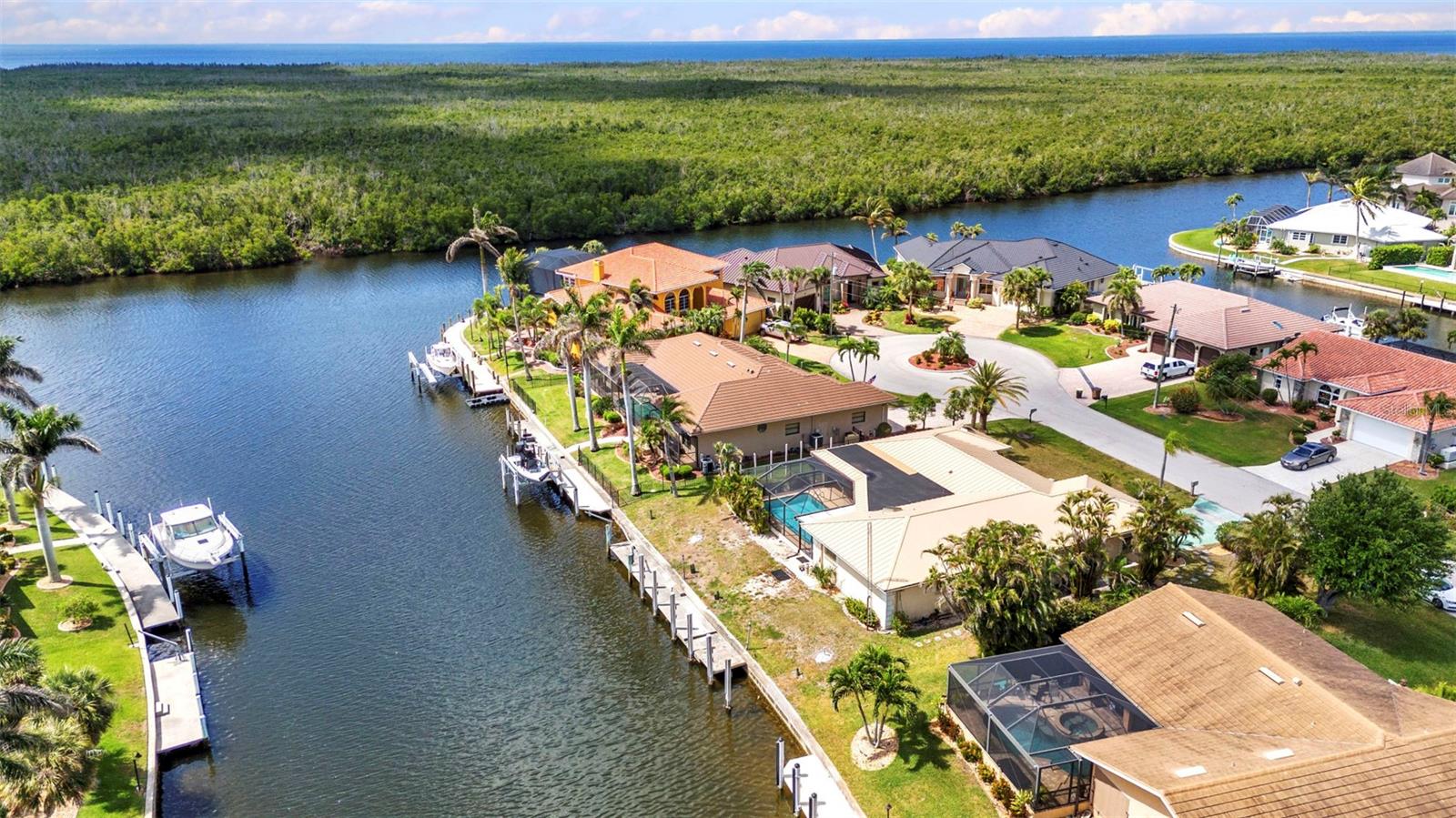 Image 43 of 46 For 3824 Aves Island Court