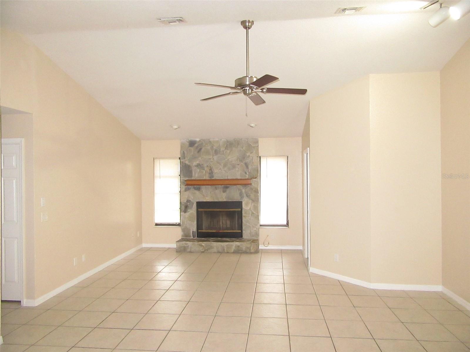 Image 12 of 19 For 22182 Peachland Boulevard