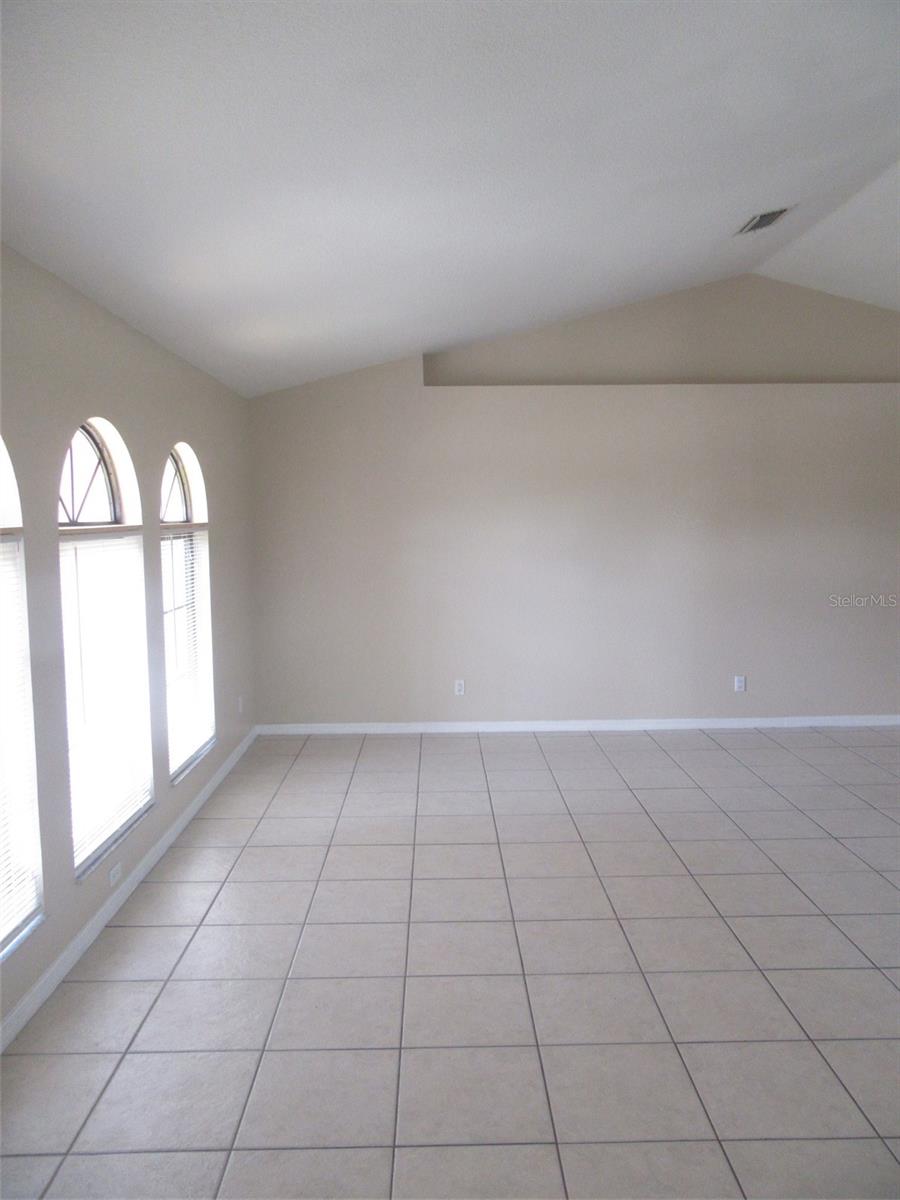 Image 3 of 19 For 22182 Peachland Boulevard