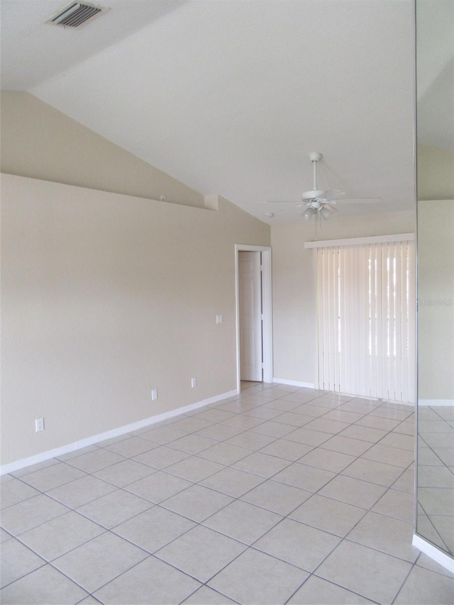 Image 5 of 19 For 22182 Peachland Boulevard