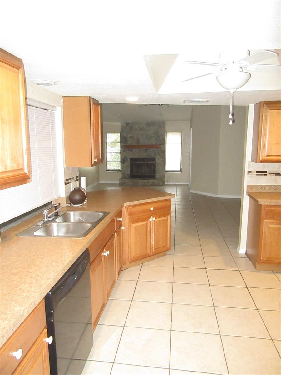Image 8 of 19 For 22182 Peachland Boulevard