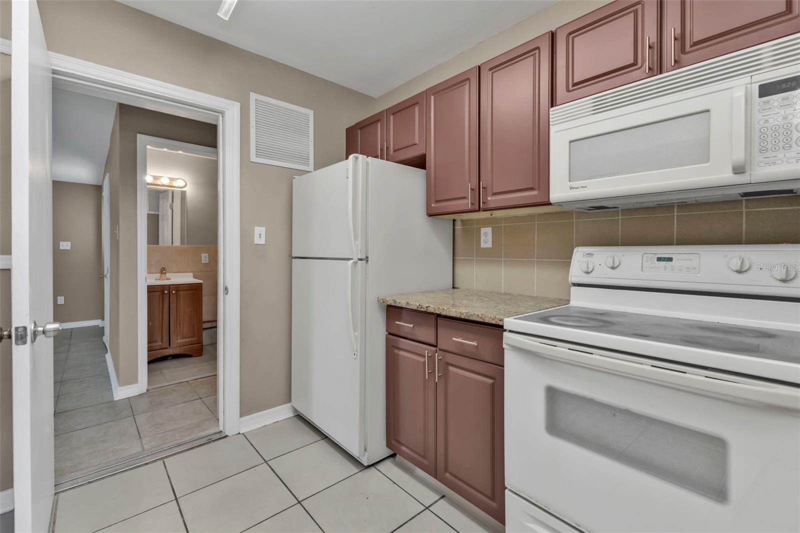 Image 7 of 23 For 21242 Coulton Avenue