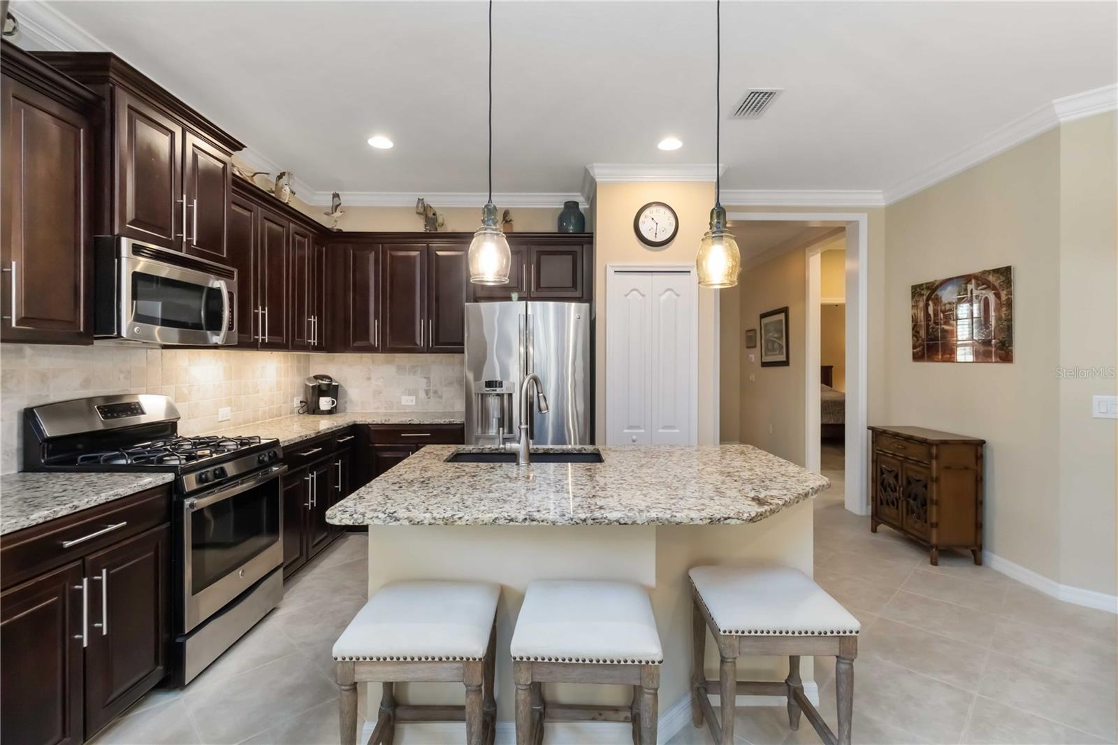 Image 18 of 68 For 1230 Collier Place