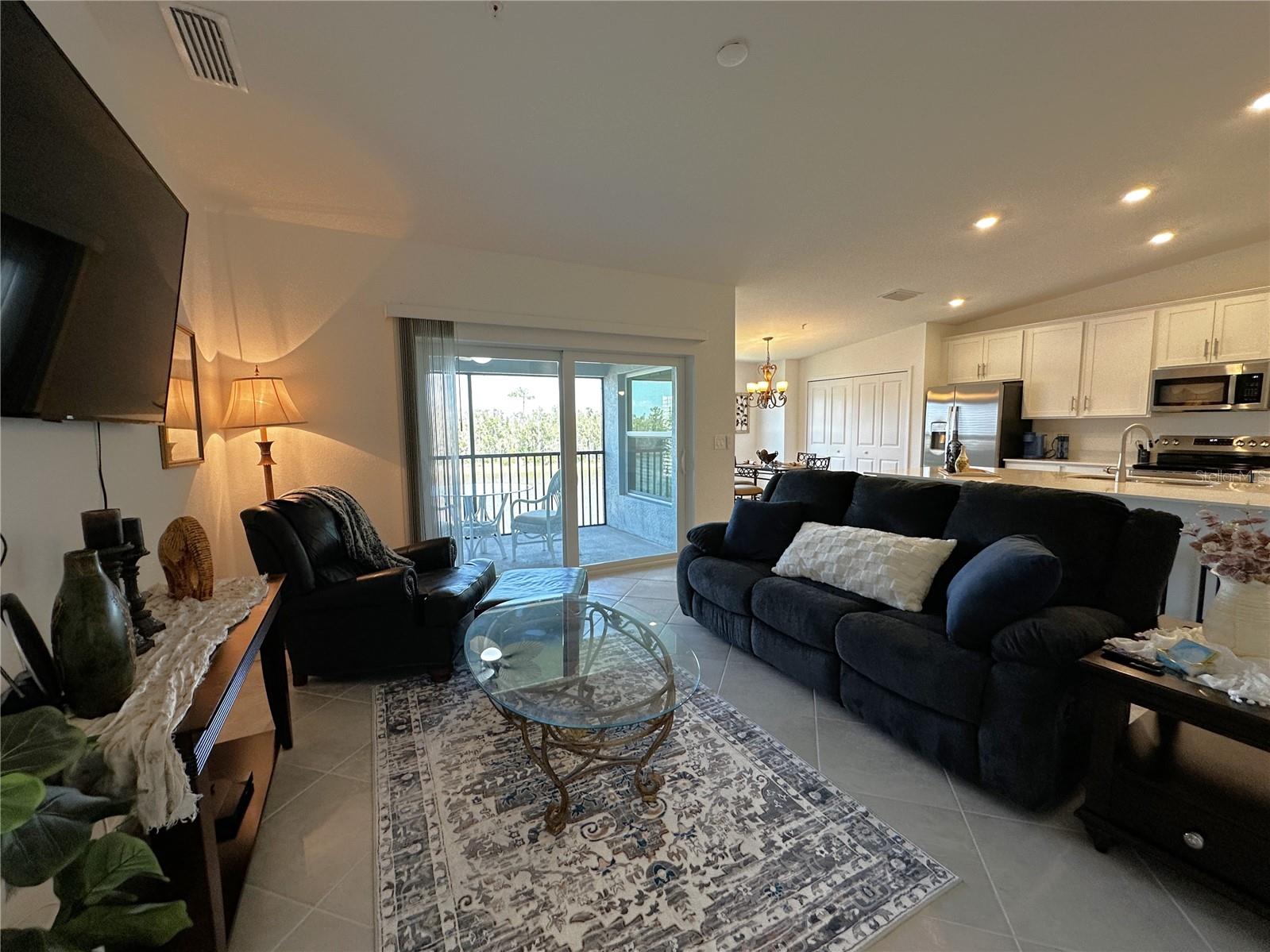 Image 11 of 53 For 14241 Heritage Landing Boulevard 1823