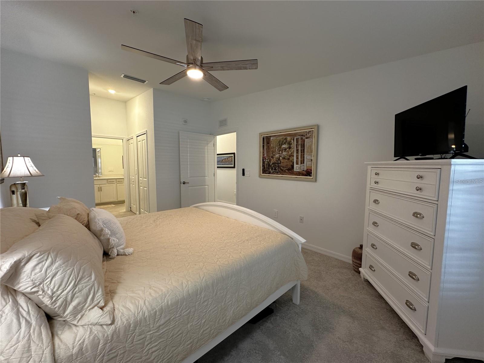 Image 13 of 53 For 14241 Heritage Landing Boulevard 1823