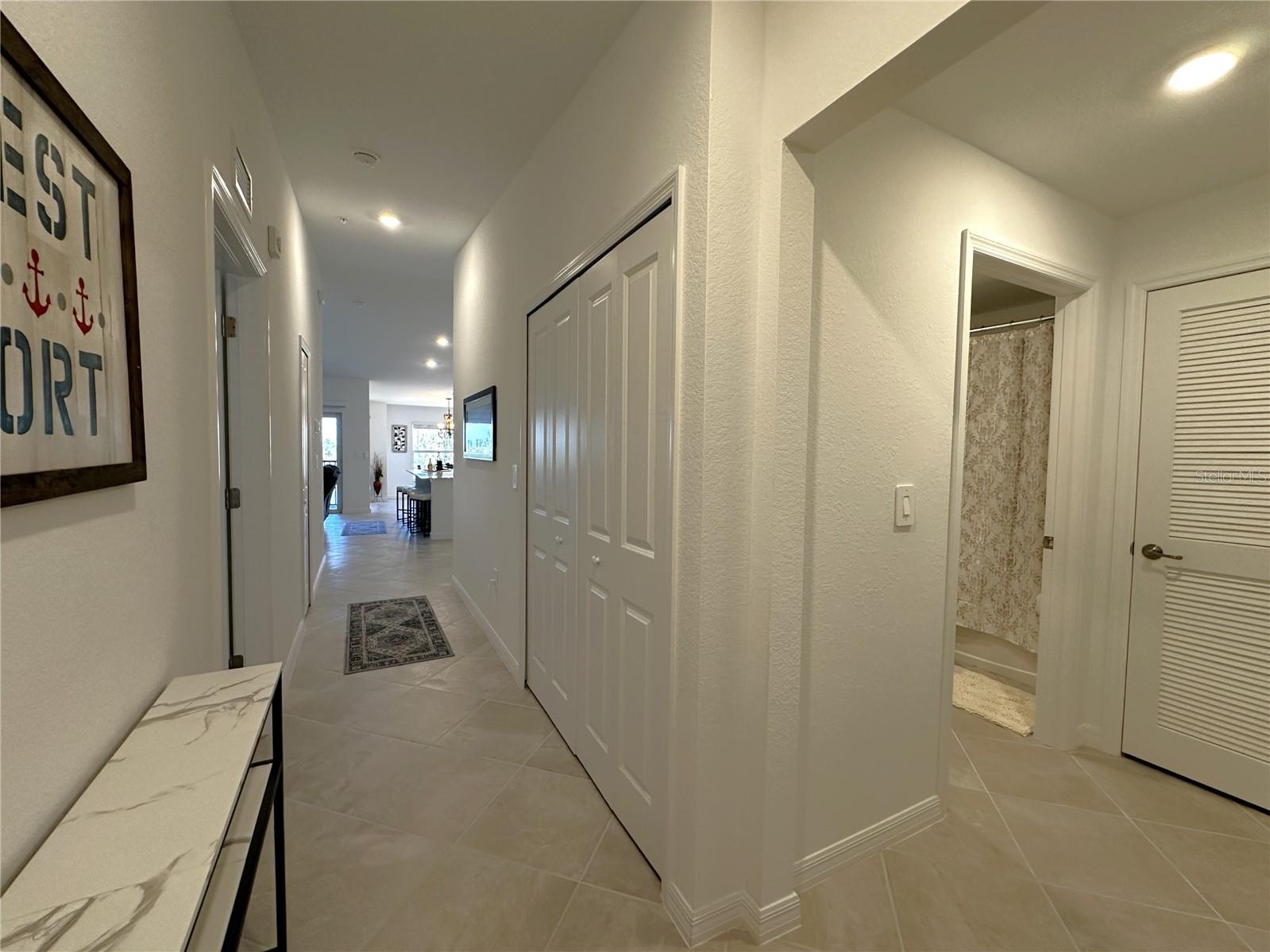 Image 3 of 53 For 14241 Heritage Landing Boulevard 1823