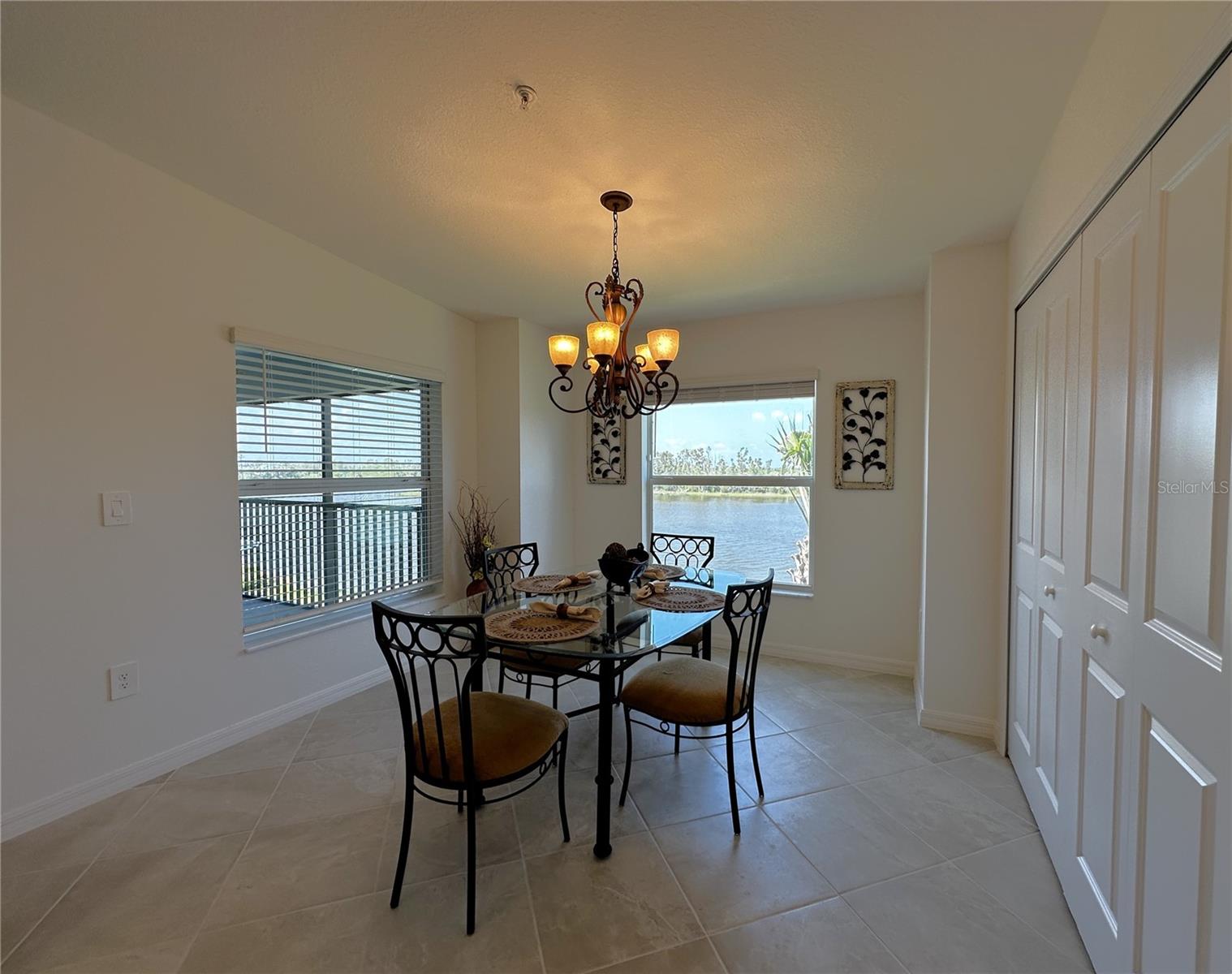 Image 8 of 53 For 14241 Heritage Landing Boulevard 1823