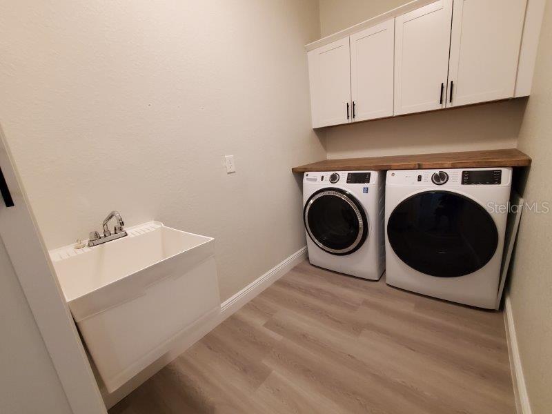 Image 21 of 26 For 23071 Mineral Avenue