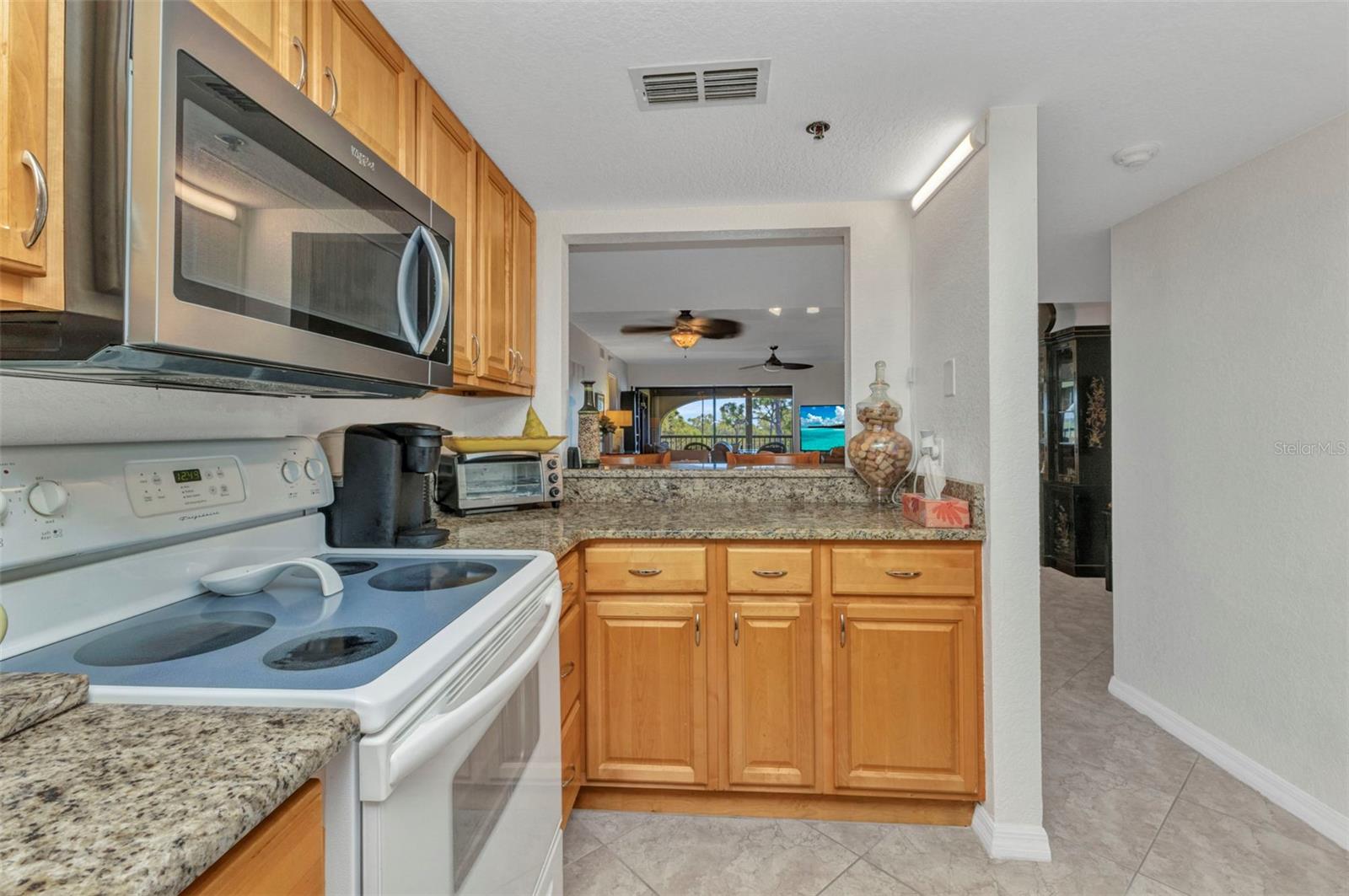 Image 10 of 89 For 23465 Harborview Road 842