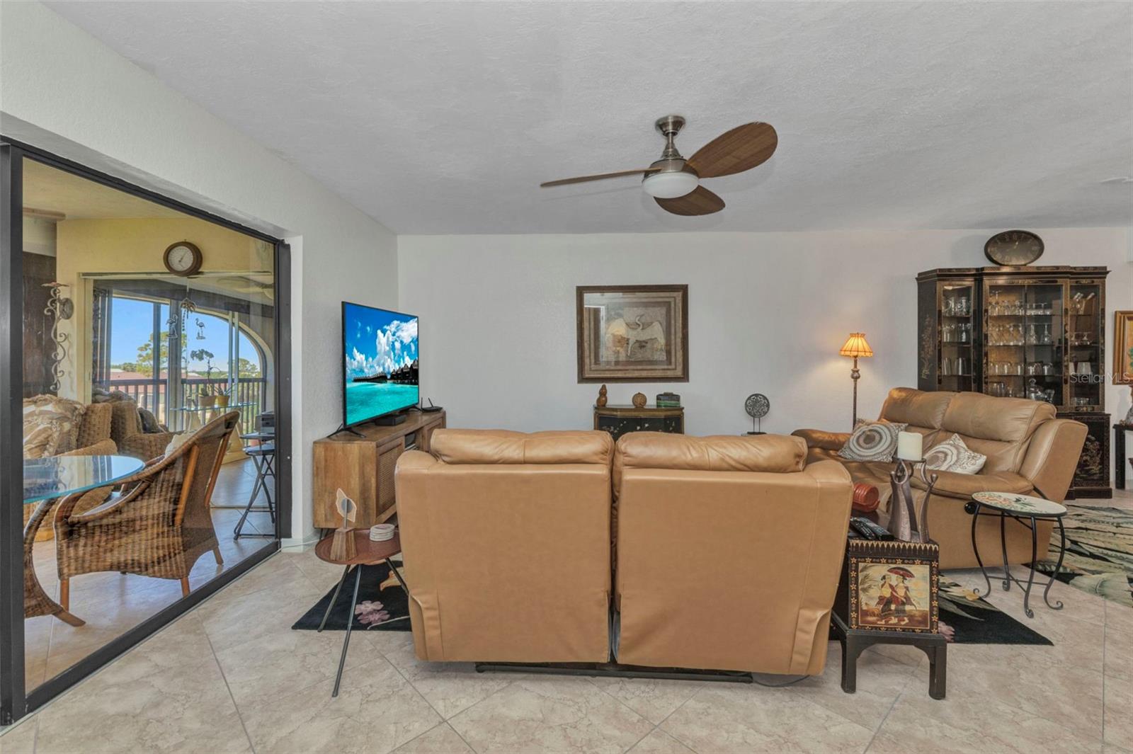 Image 20 of 89 For 23465 Harborview Road 842