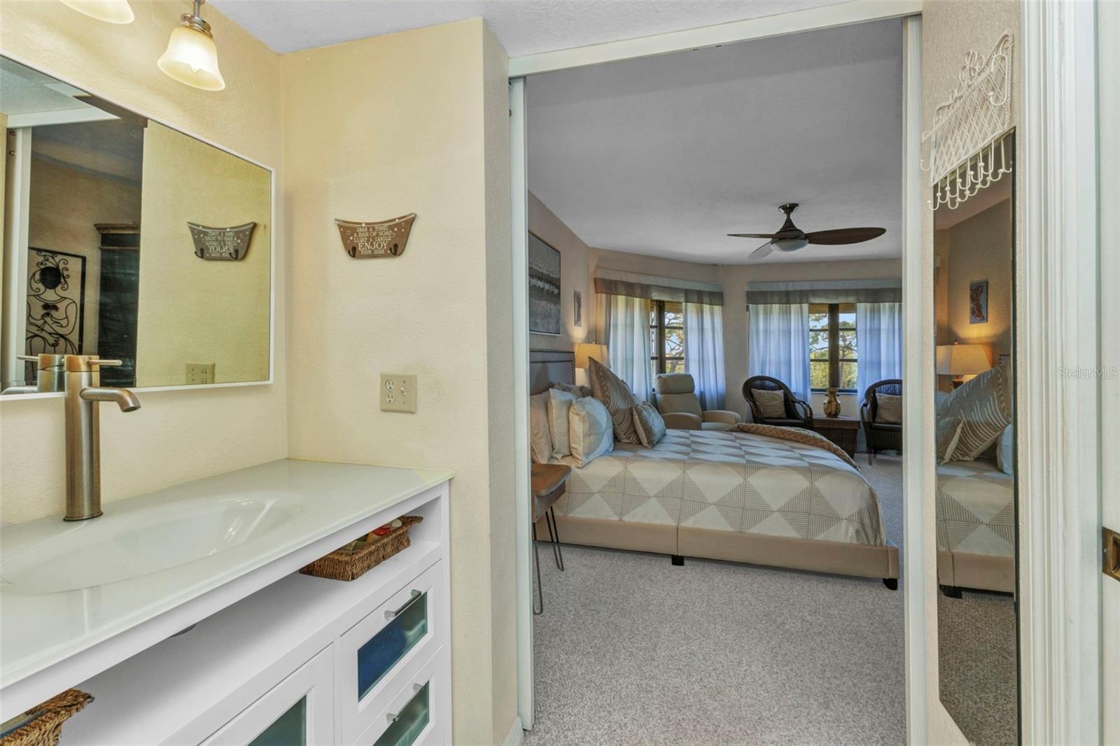 Image 27 of 89 For 23465 Harborview Road 842