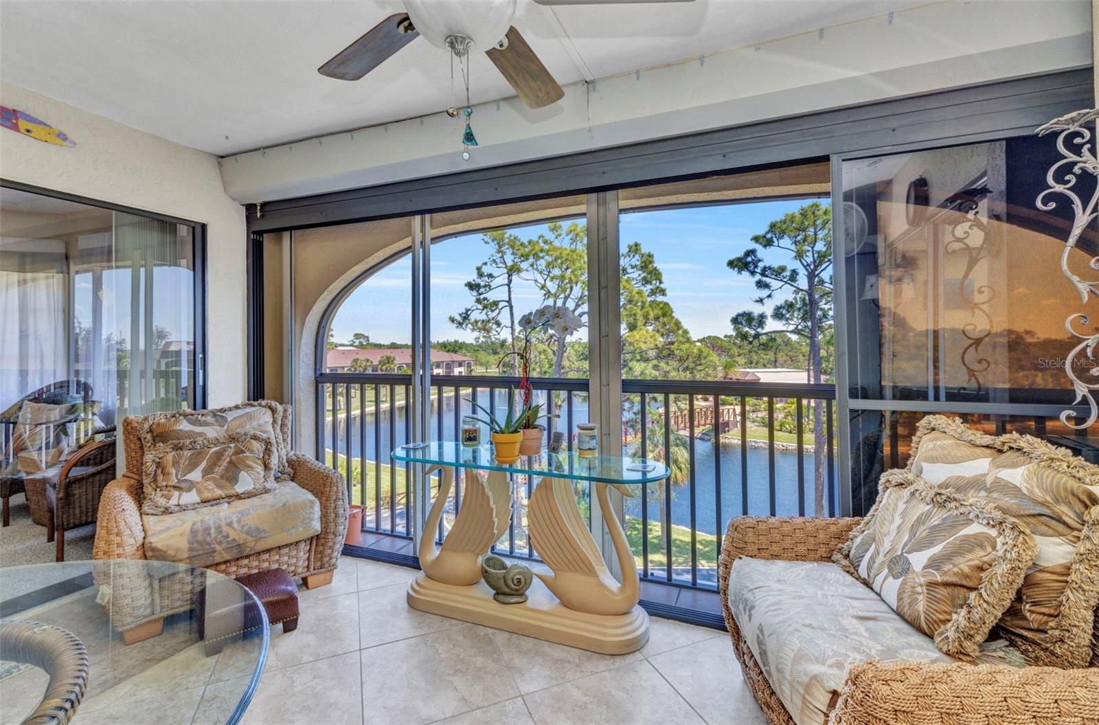 Image 30 of 89 For 23465 Harborview Road 842