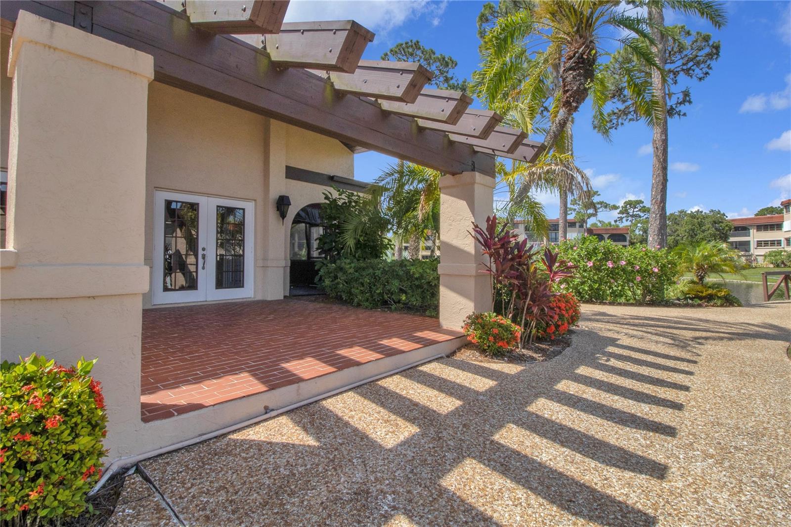 Image 39 of 89 For 23465 Harborview Road 842
