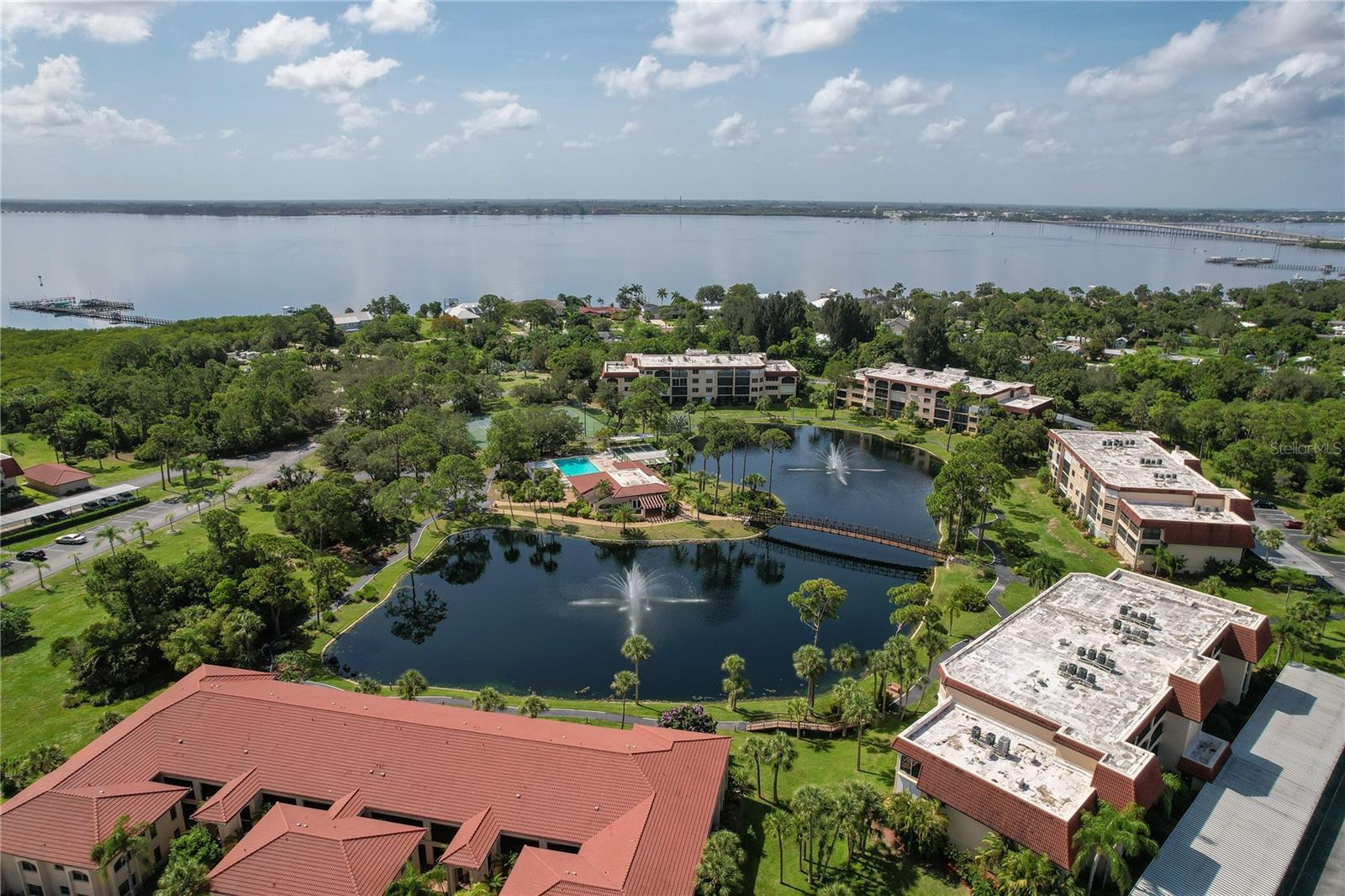 Image 63 of 89 For 23465 Harborview Road 842