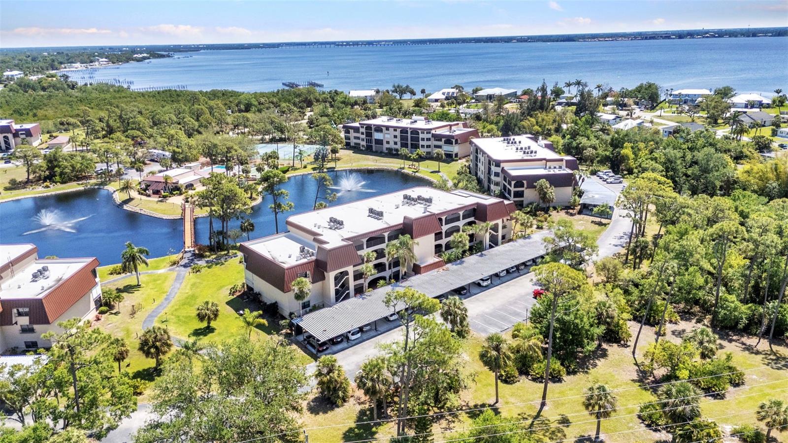 Image 72 of 89 For 23465 Harborview Road 842